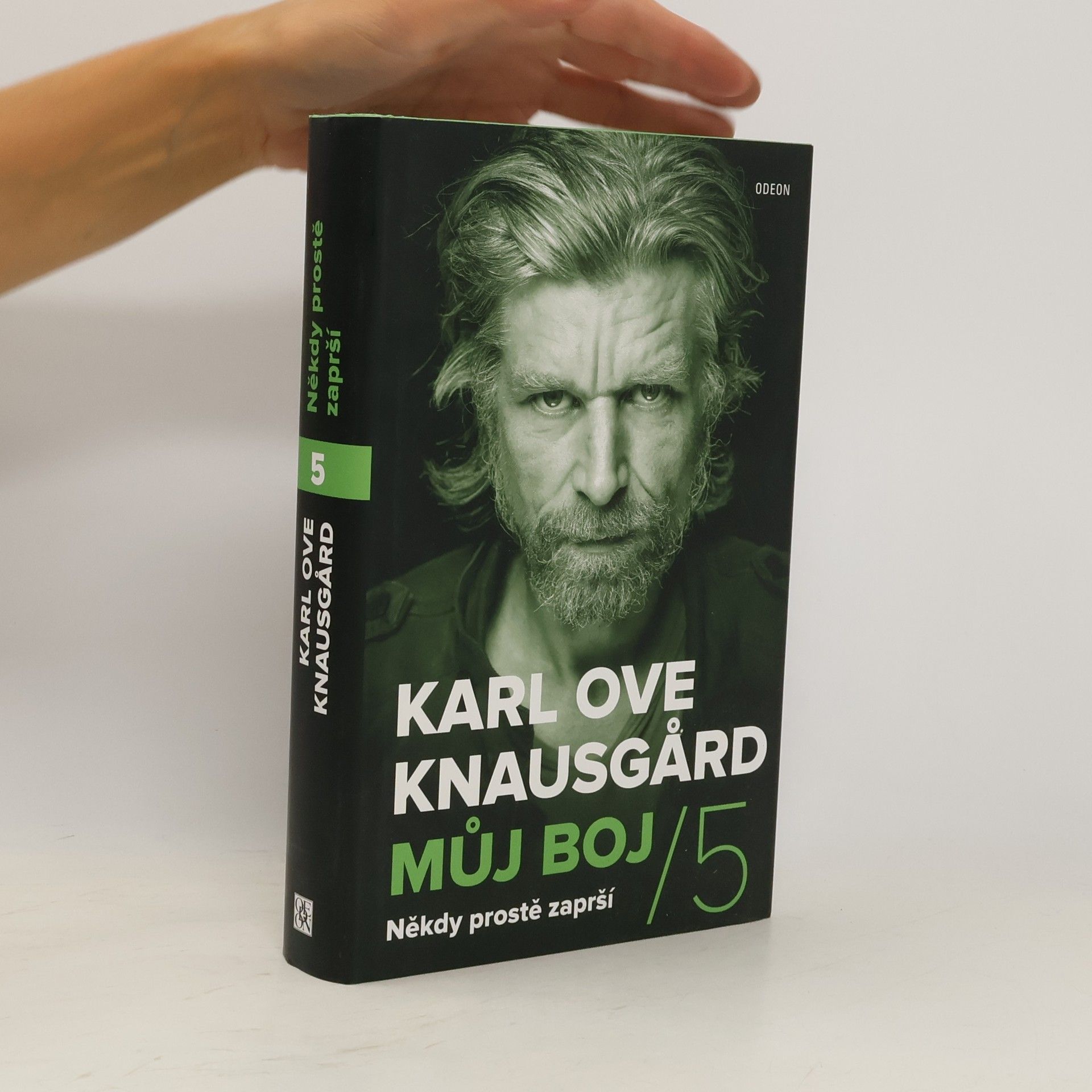 Karl Ove Knausgaard Můj boj 5. Někdy prostě zaprší