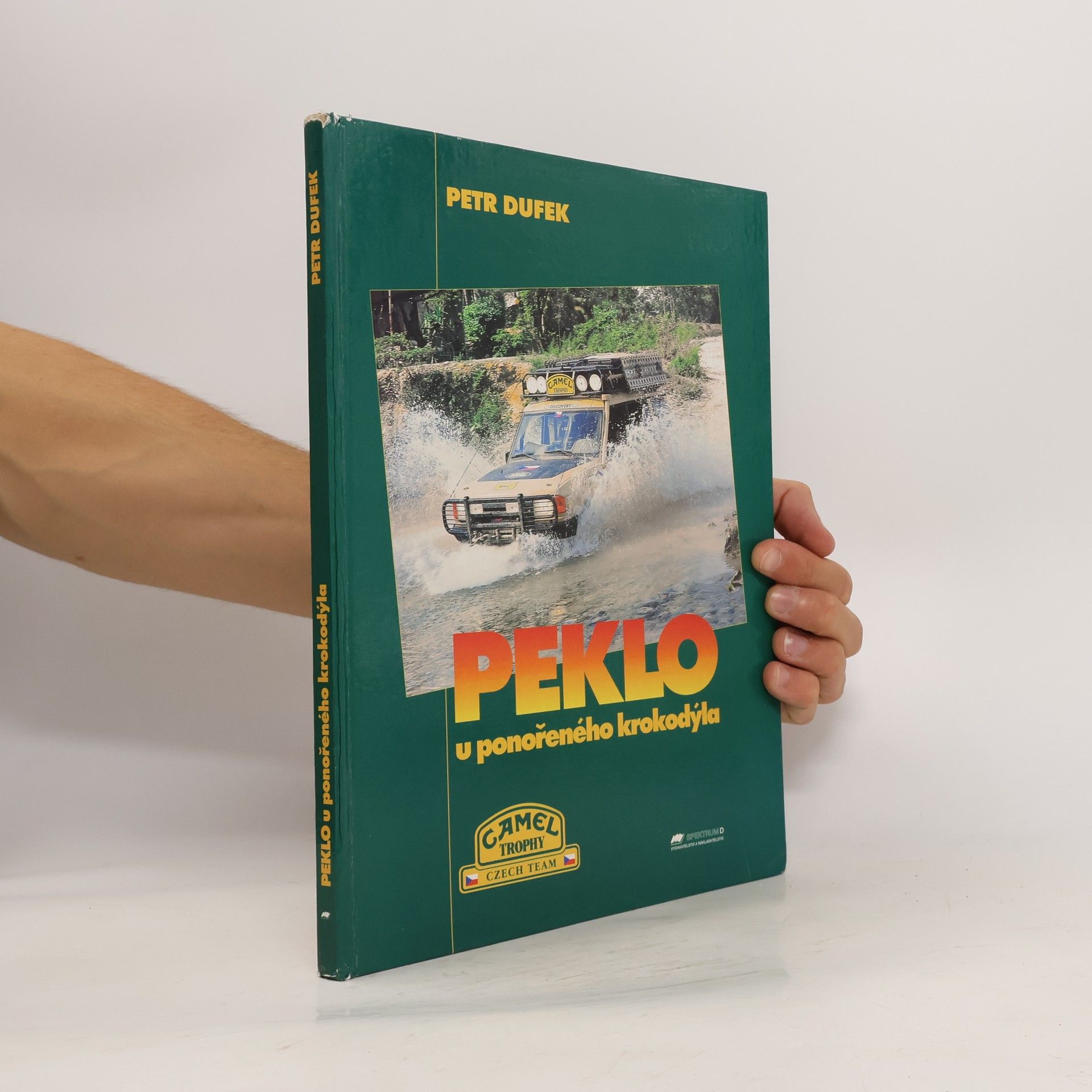 Petr Dufek Peklo u ponořeného krokodýla