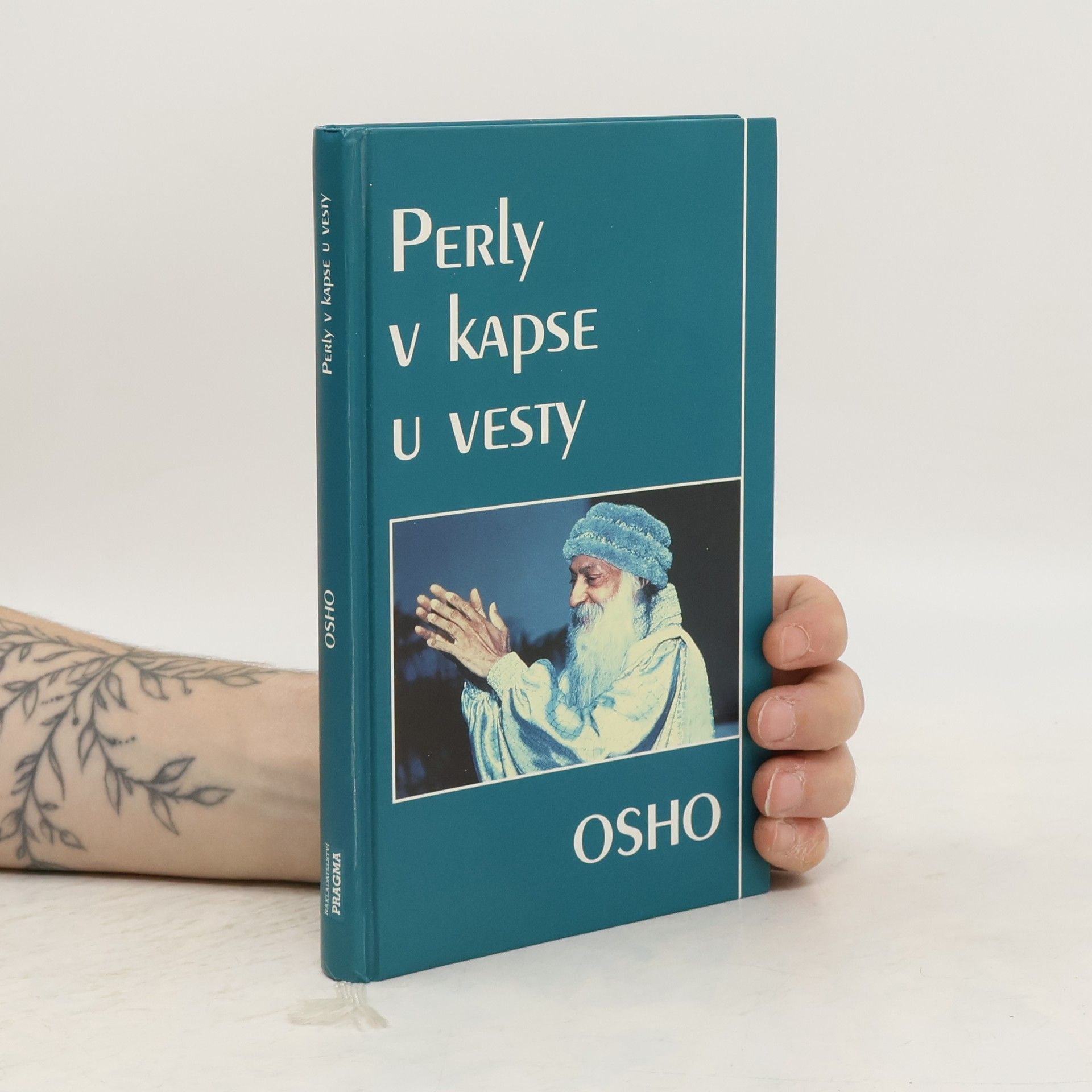 Ošó Perly v kapse u vesty