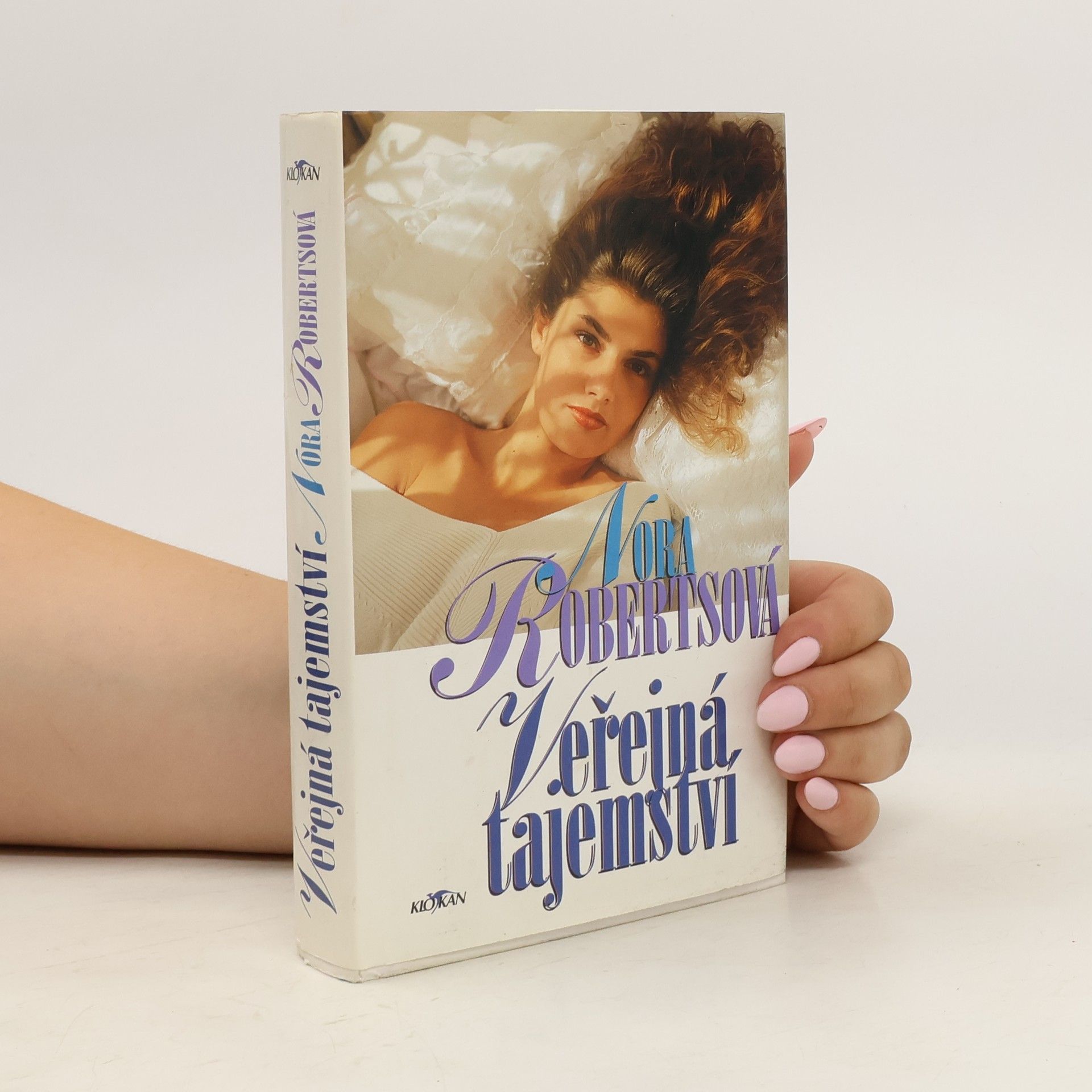 Nora Roberts Veřejná tajemství
