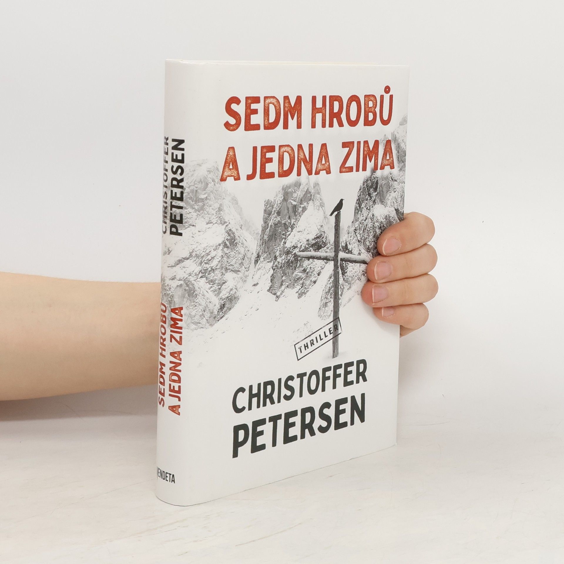 Christoffer Petersen Sedm hrobů a jedna zima
