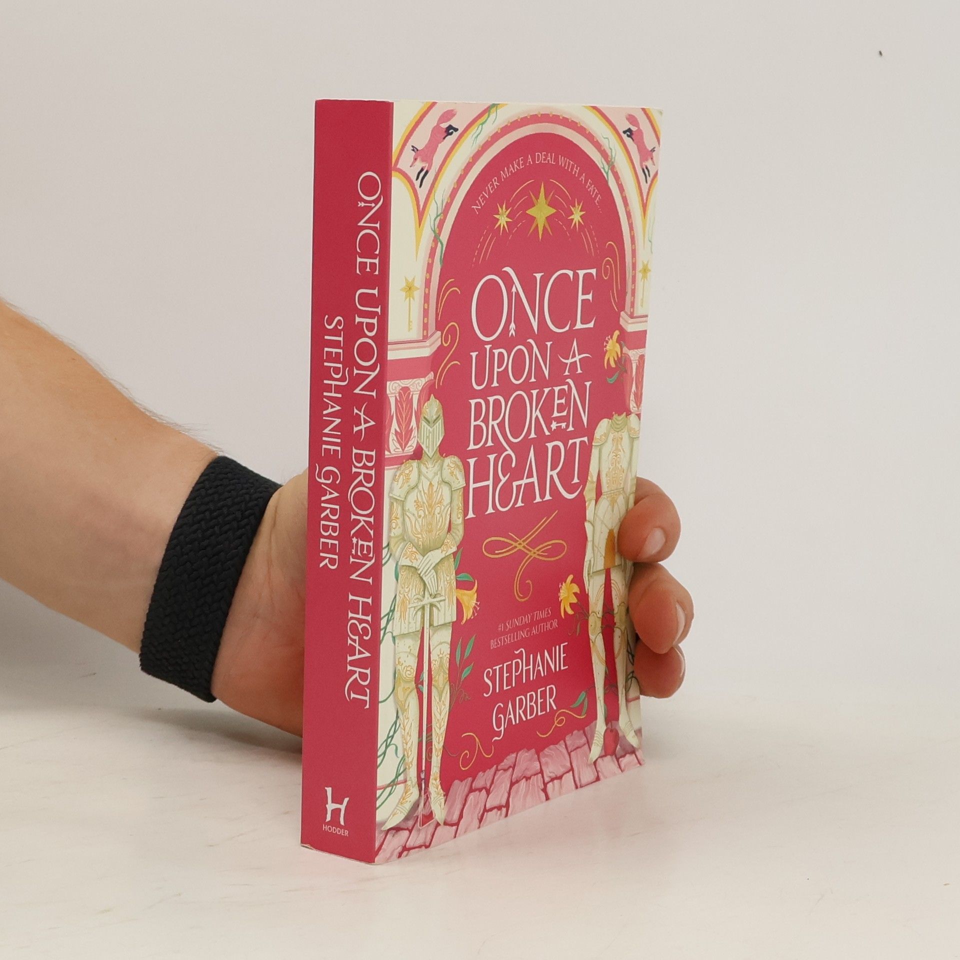 Stephanie Garber Once upon a broken heart
