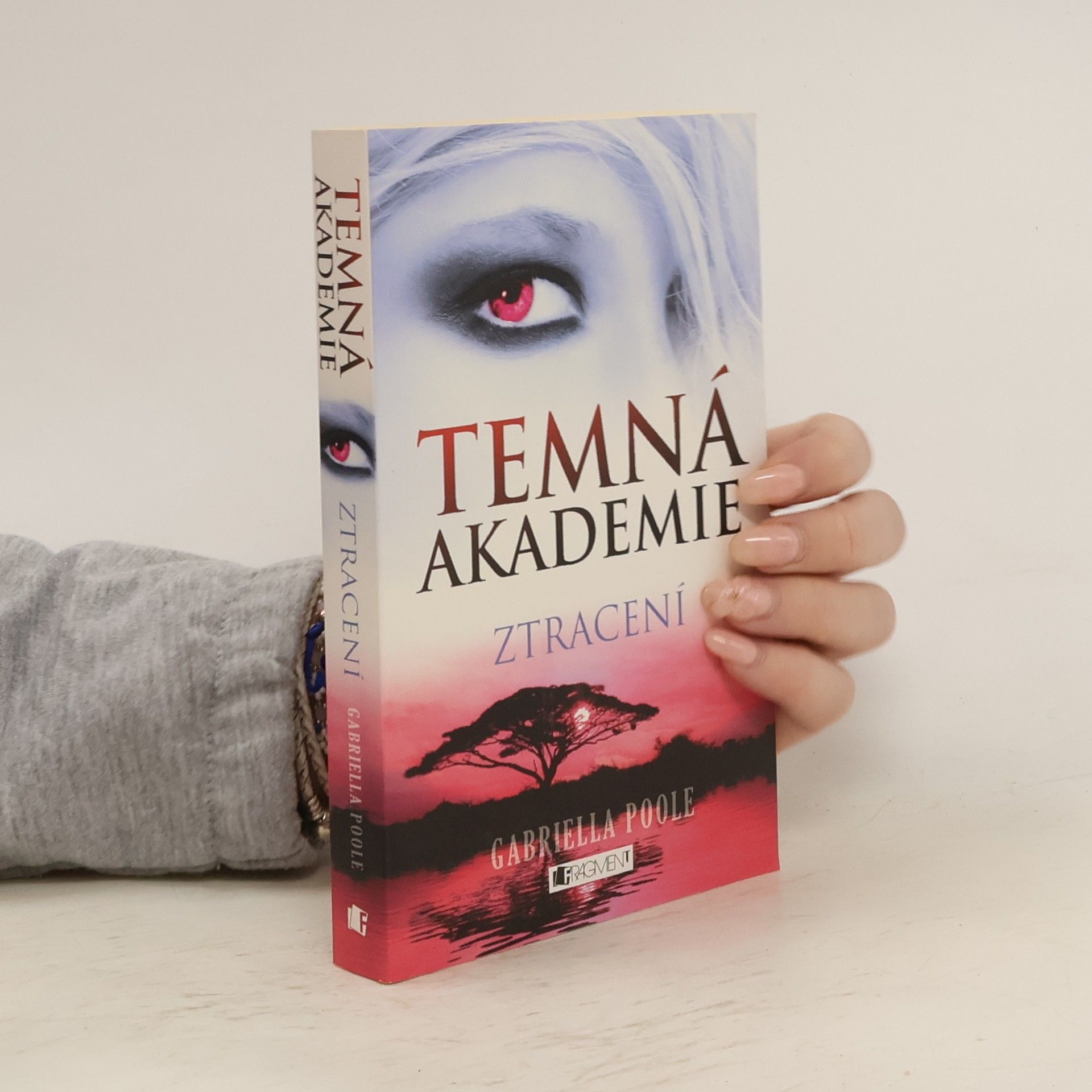Gabriella Poole Temná akademie. Ztracení