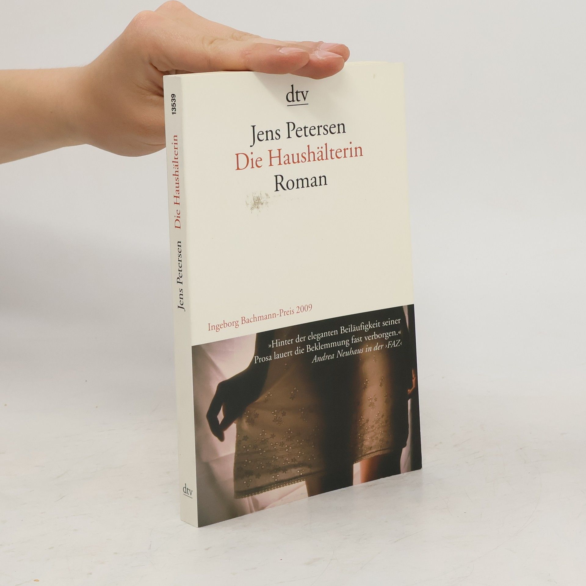 Jens Petersen Die Haushälterin : Roman