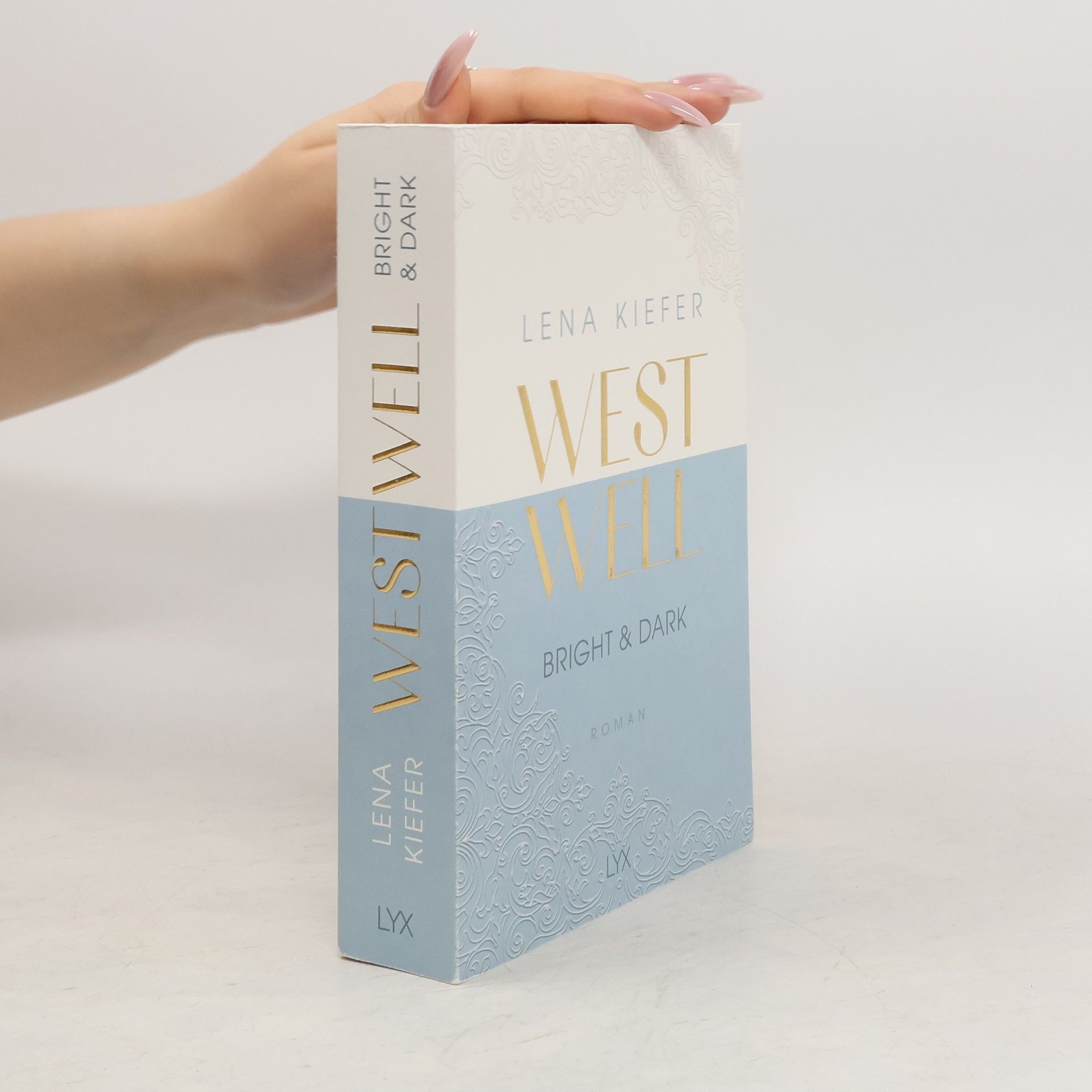 Lena Kiefer Westwell. Bright & Dark
