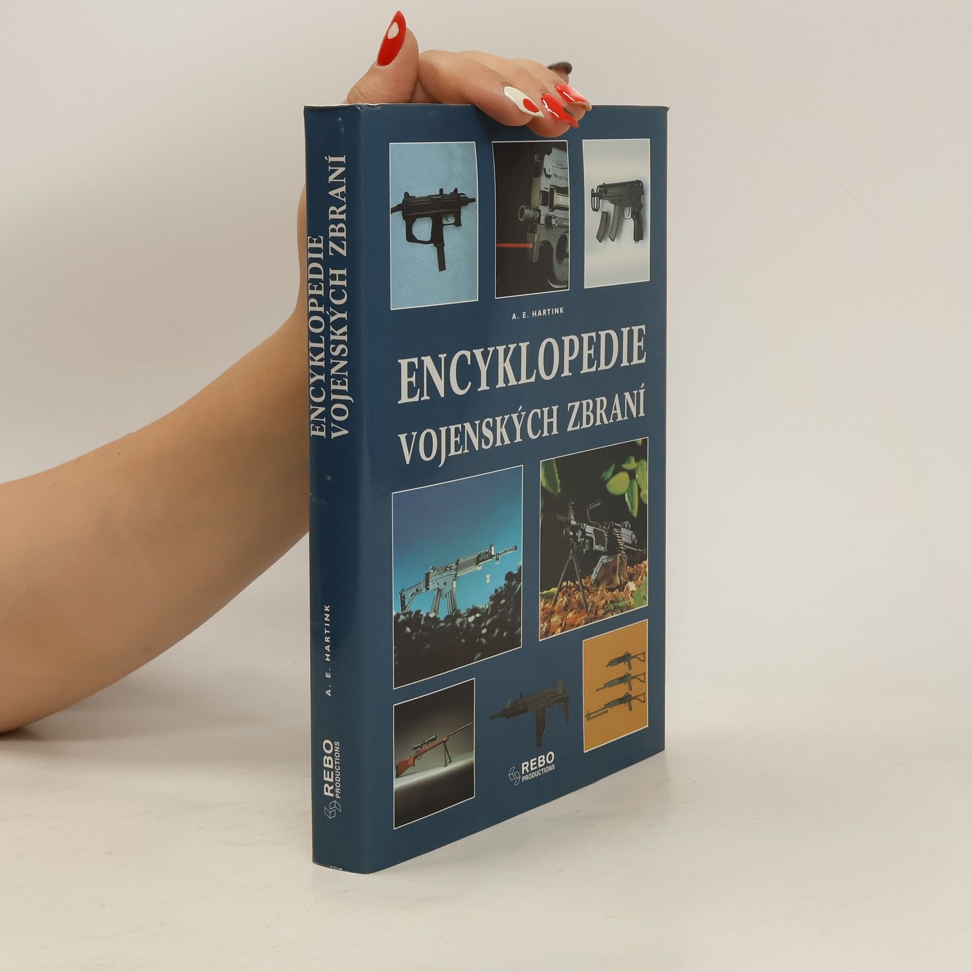 A. E. Hartink Encyklopedie vojenských zbraní