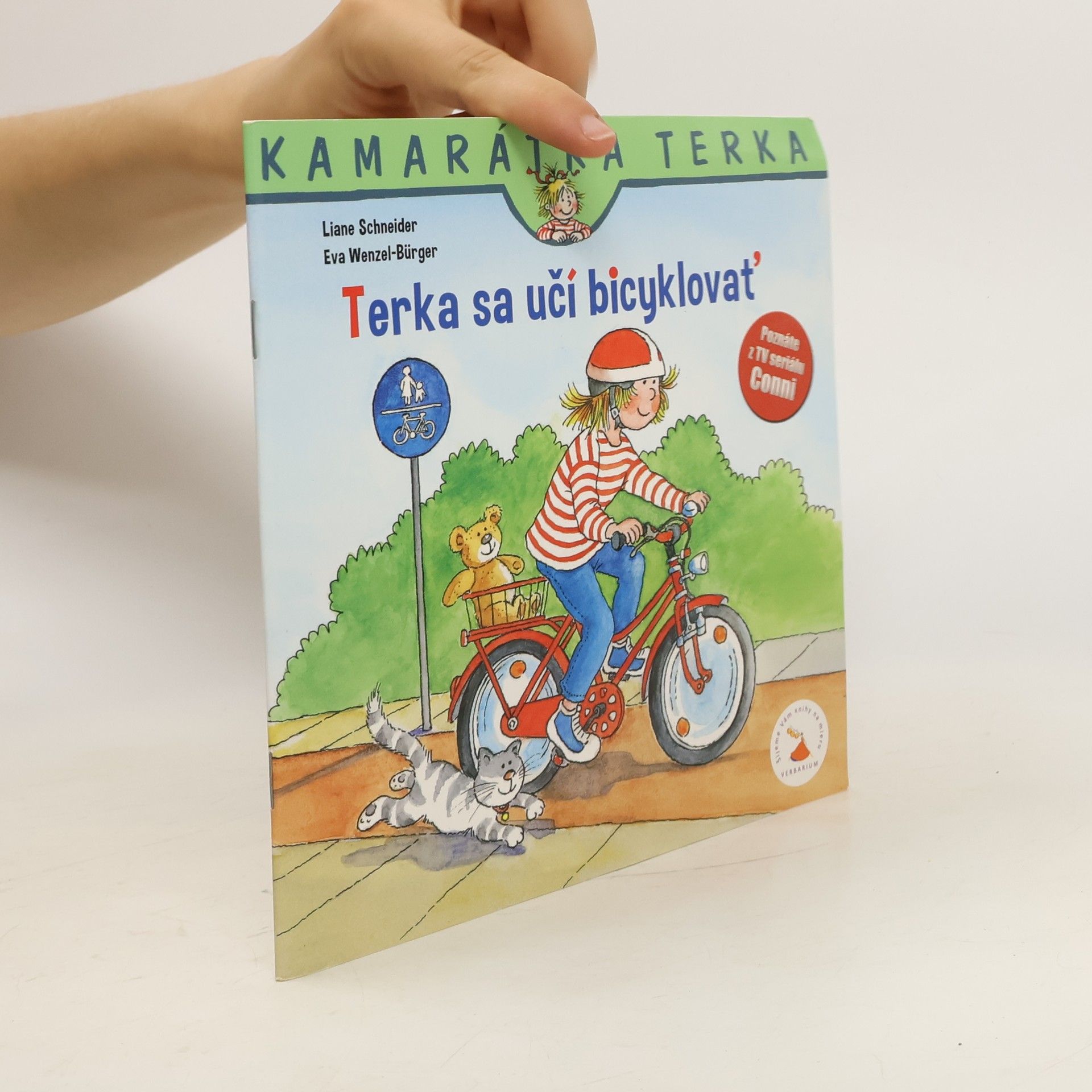 Liane Schneider Terka sa učí bicyklovať