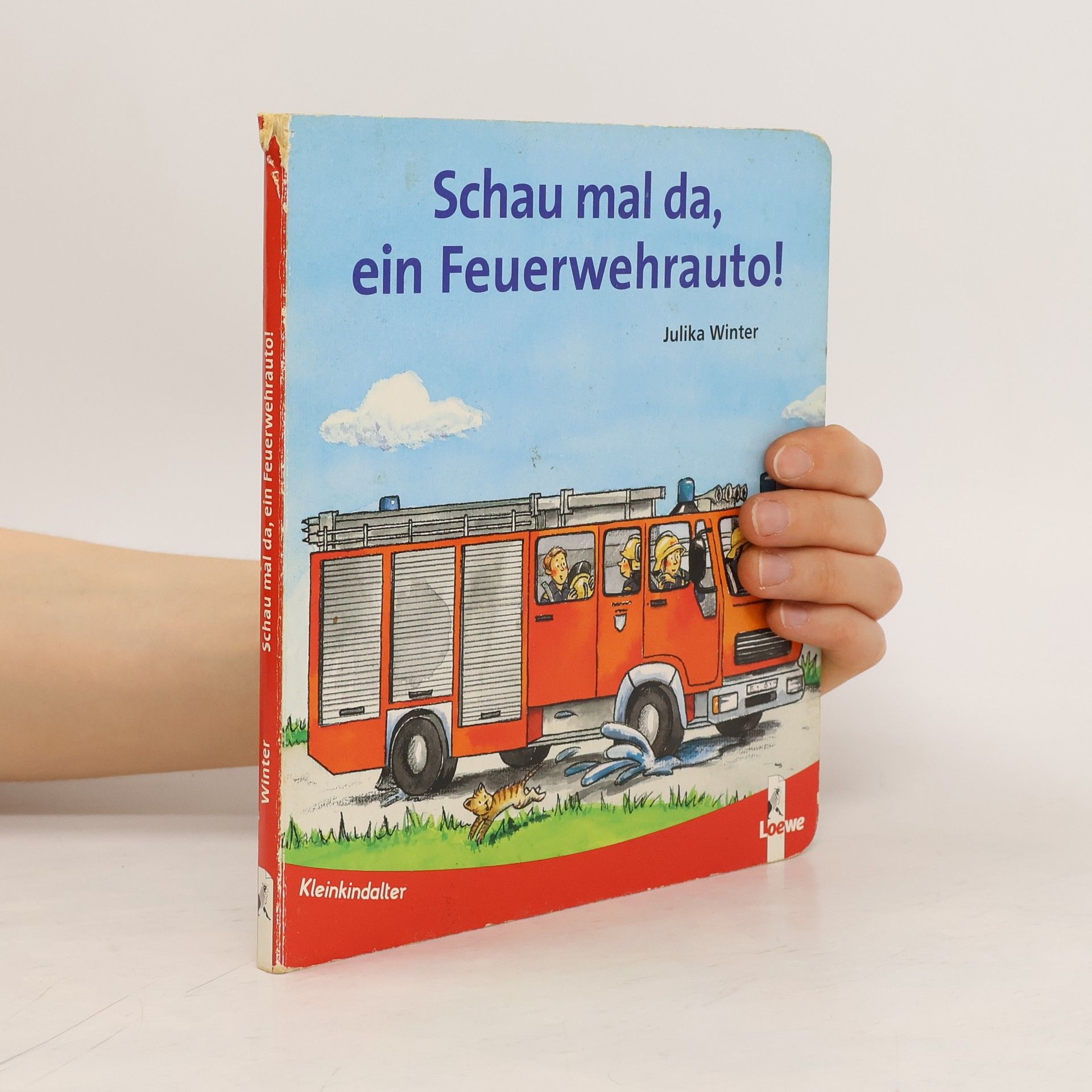 Julika Winter Schau mal da, ein Feuerwahrauto!