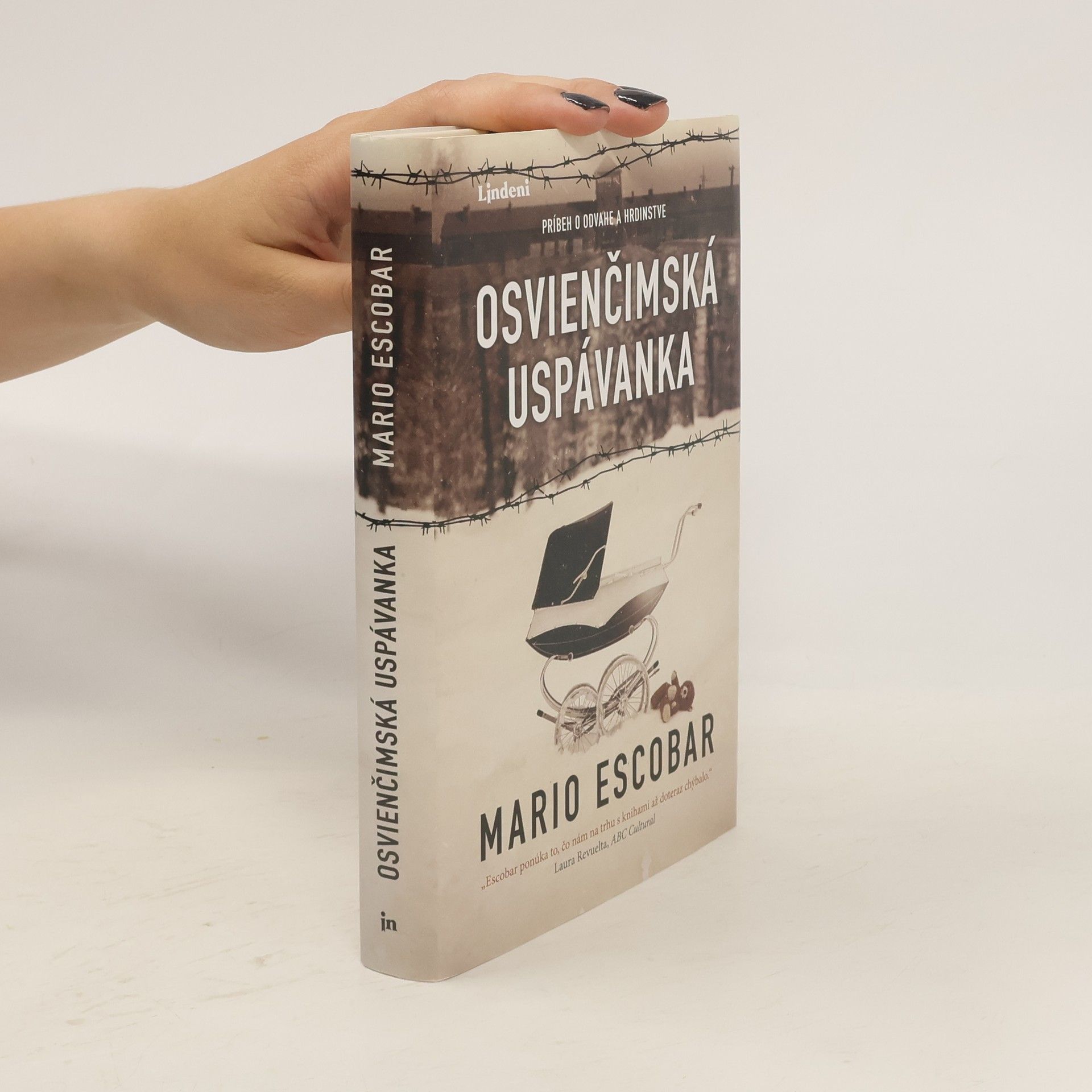 Mario Escobar Osvienčimská uspávanka