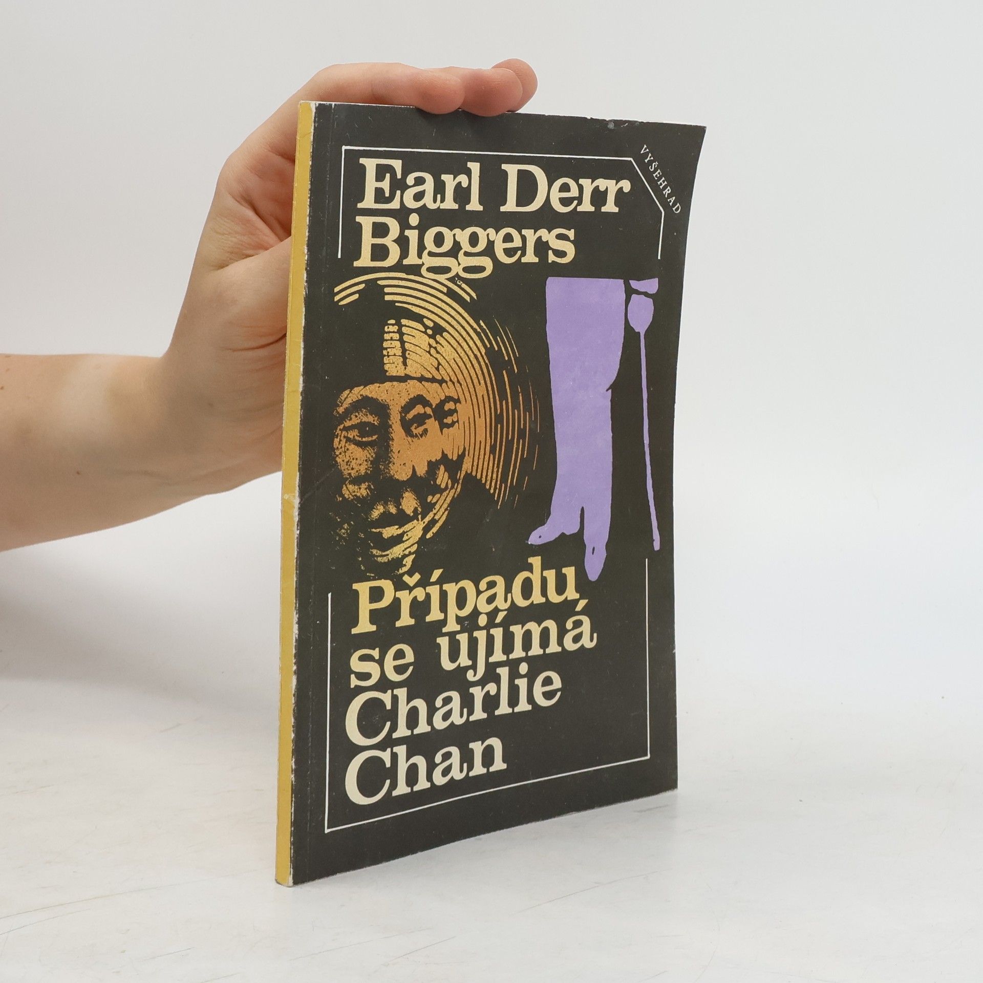 Earl Derr Biggers Případu se ujímá Charlie Chan