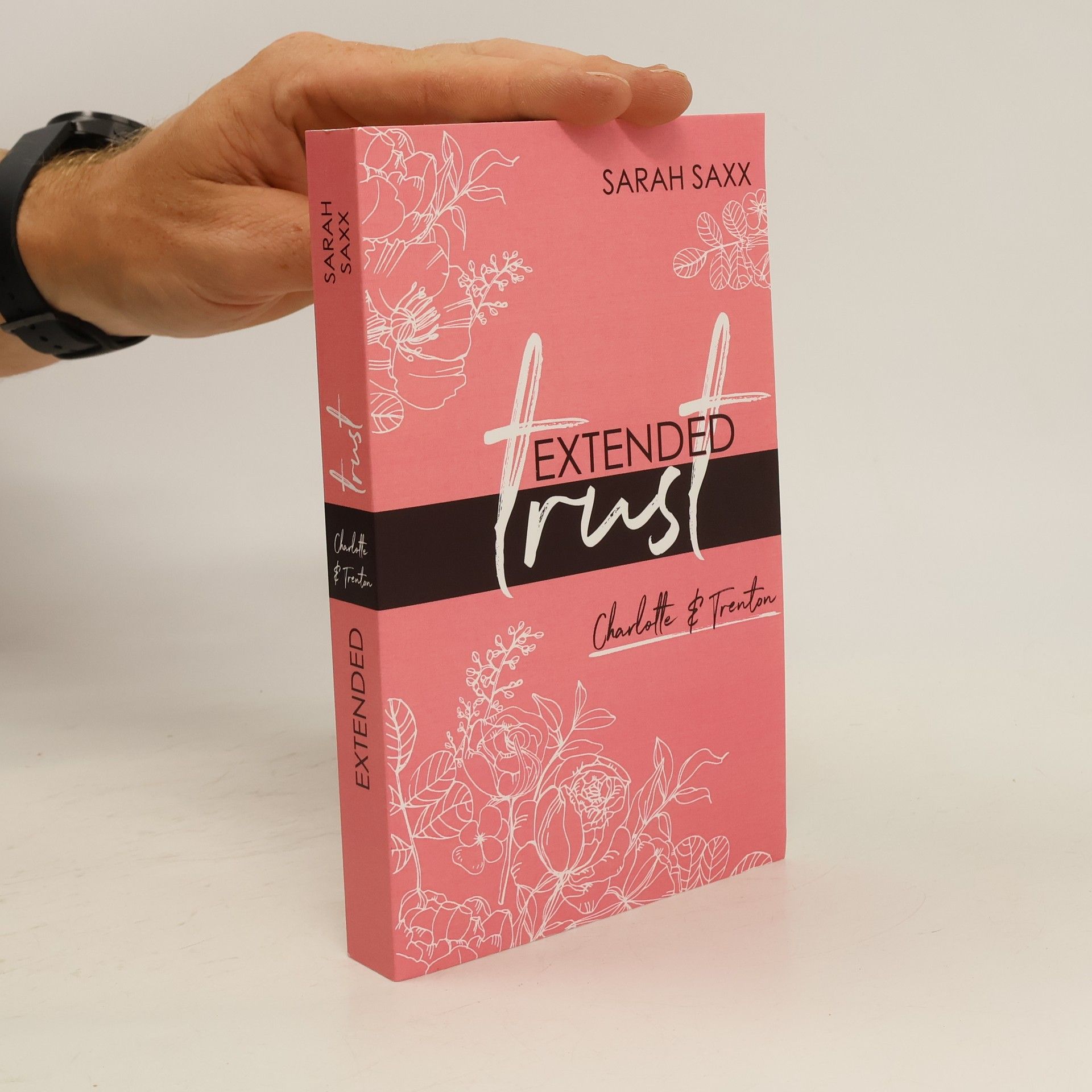 Sarah Saxx Extended trust
