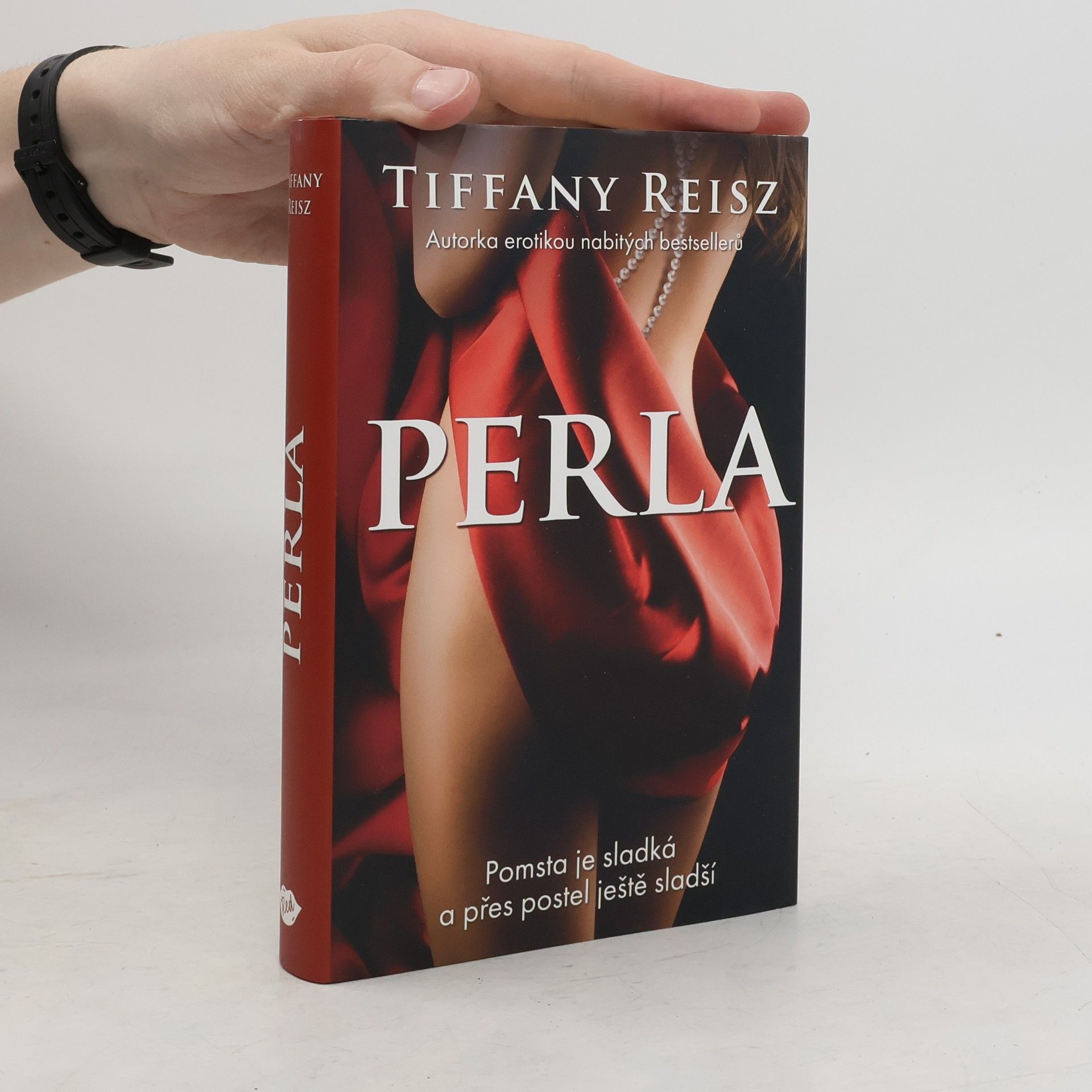 Tiffany Reisz Perla