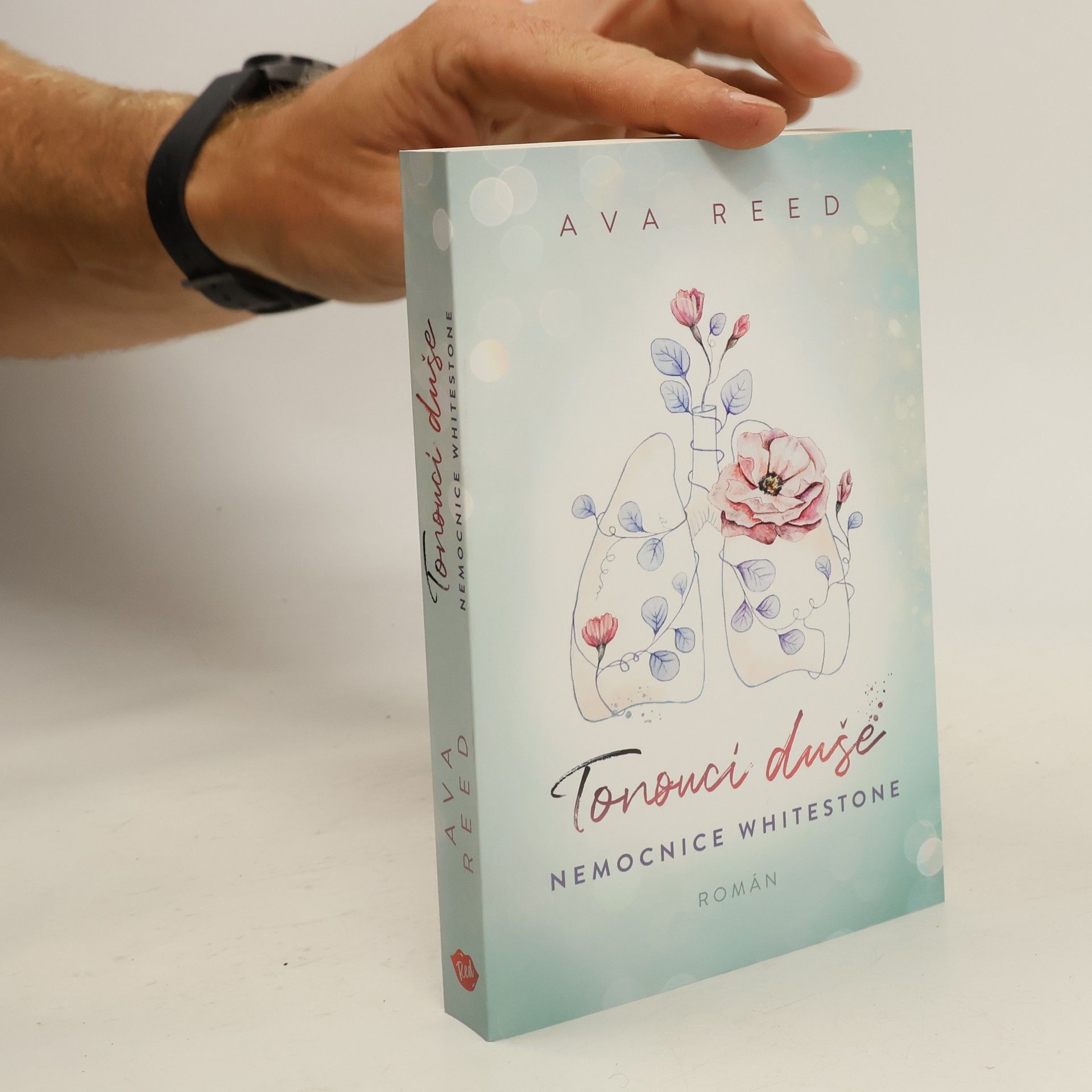 Ava Reed Nemocnice Whitestone. Tonoucí duše