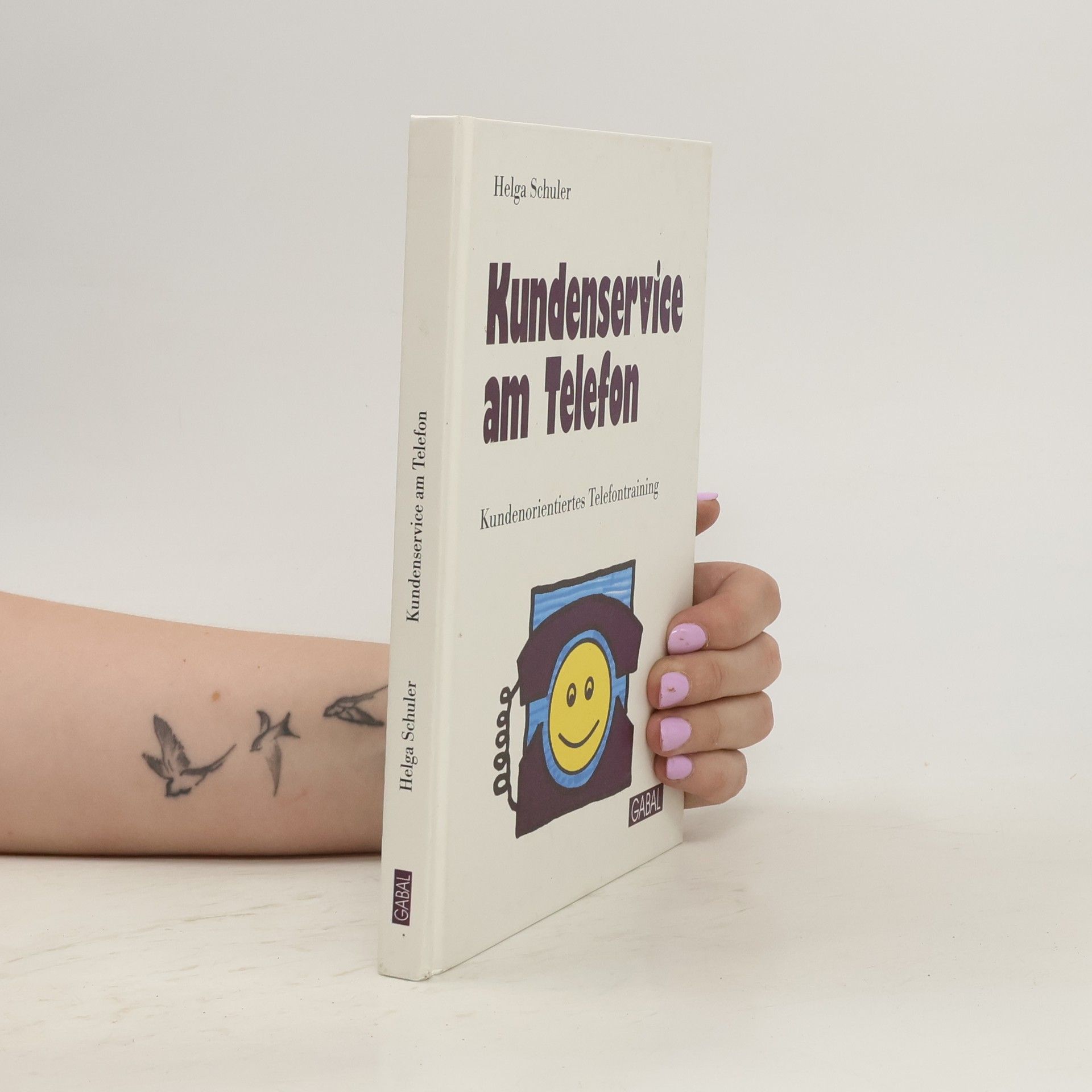 Helga Schuler Kundenservice am Telefon