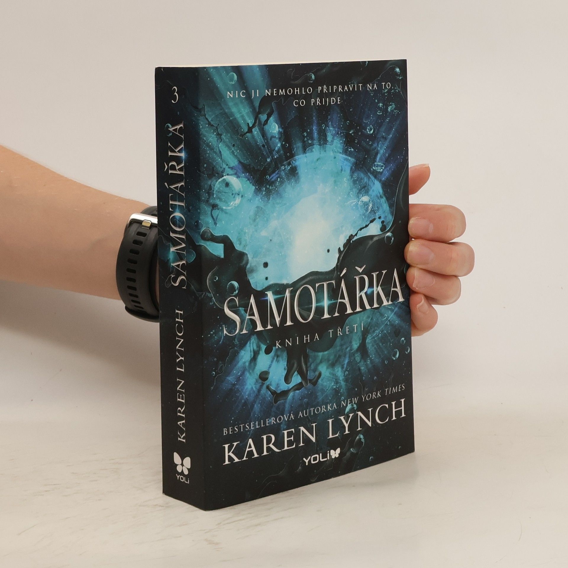 Karen Lynch Samotářka 3