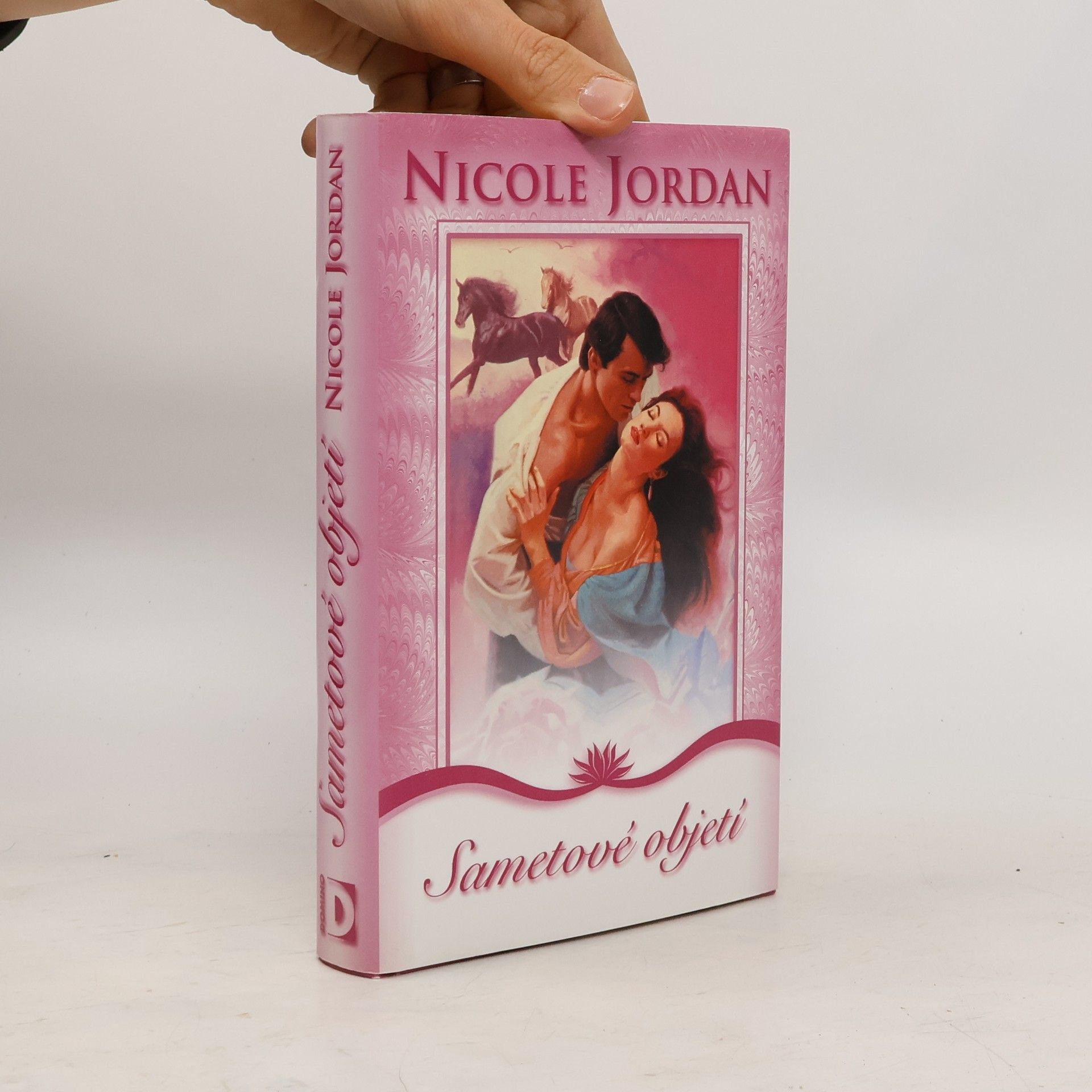 Nicole Jordan Sametové objetí
