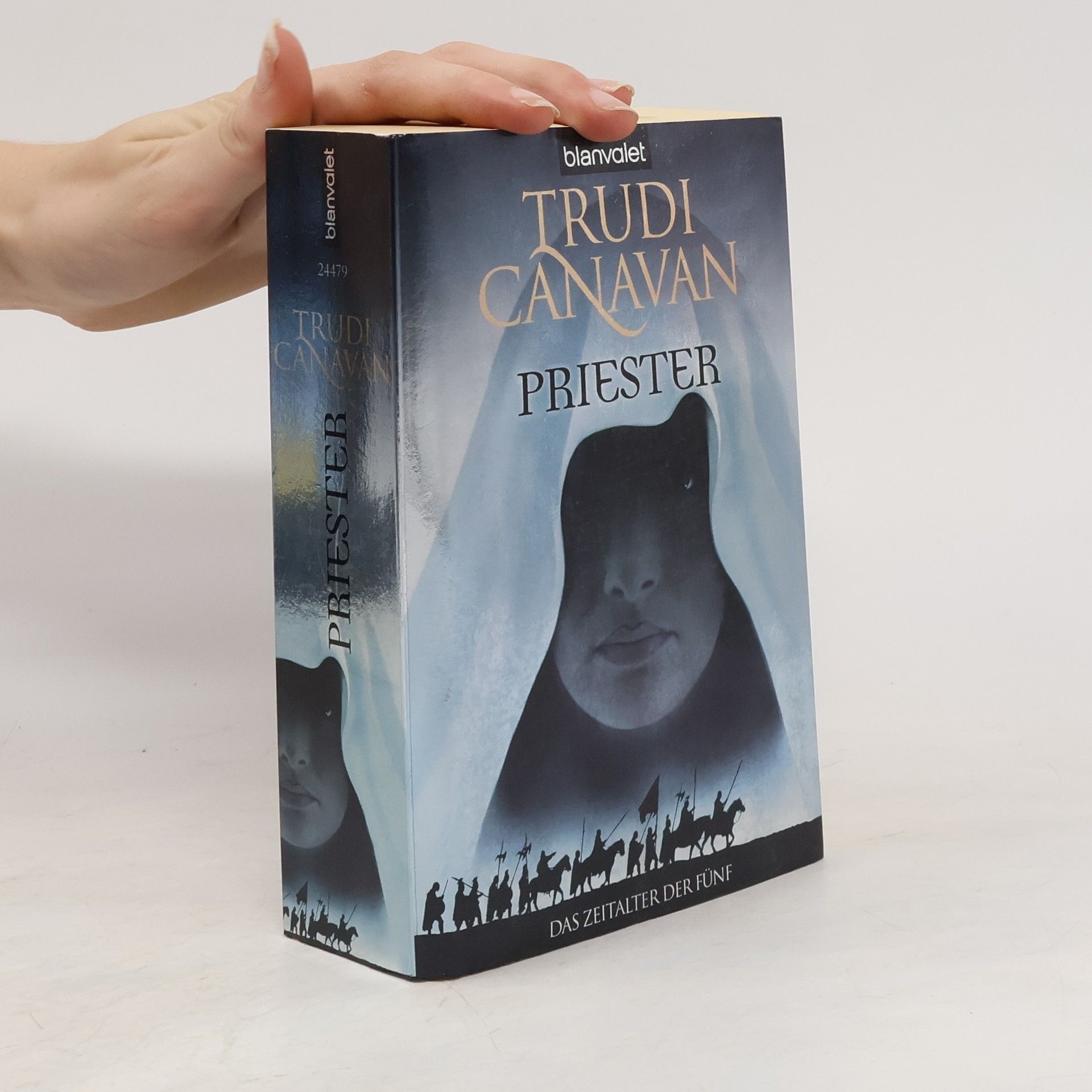 Trudi Canavan Priester