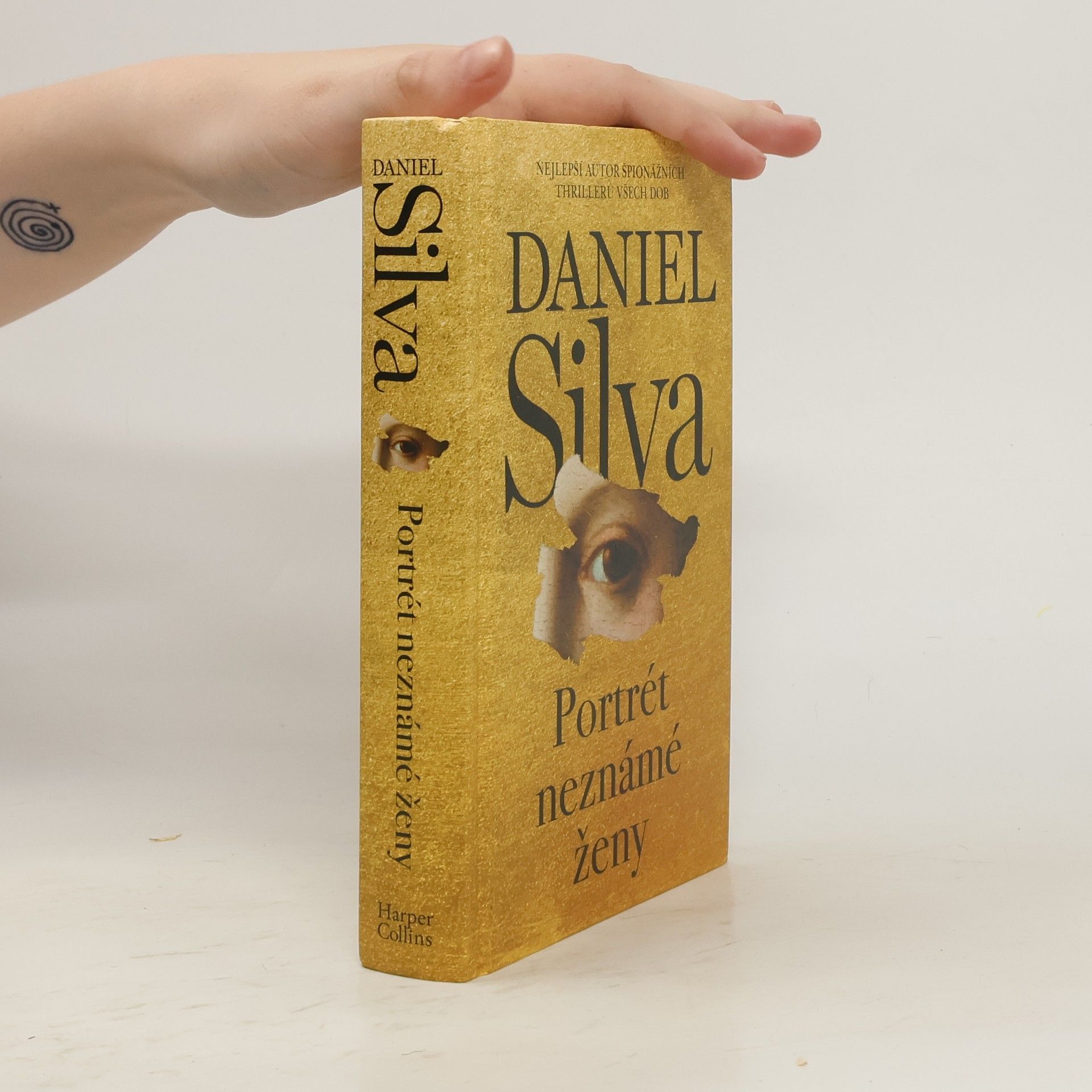 Daniel Silva Portrét neznámé ženy