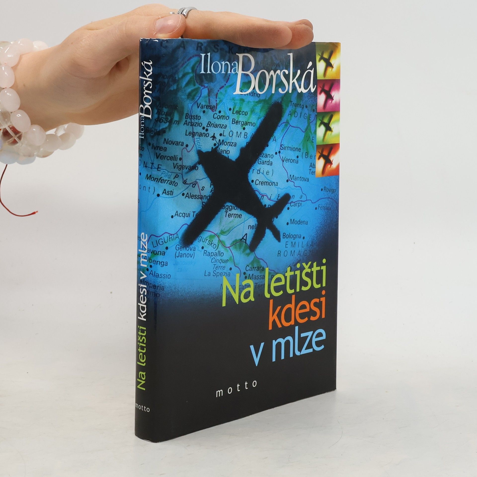 Ilona Borská Na letišti kdesi v mlze