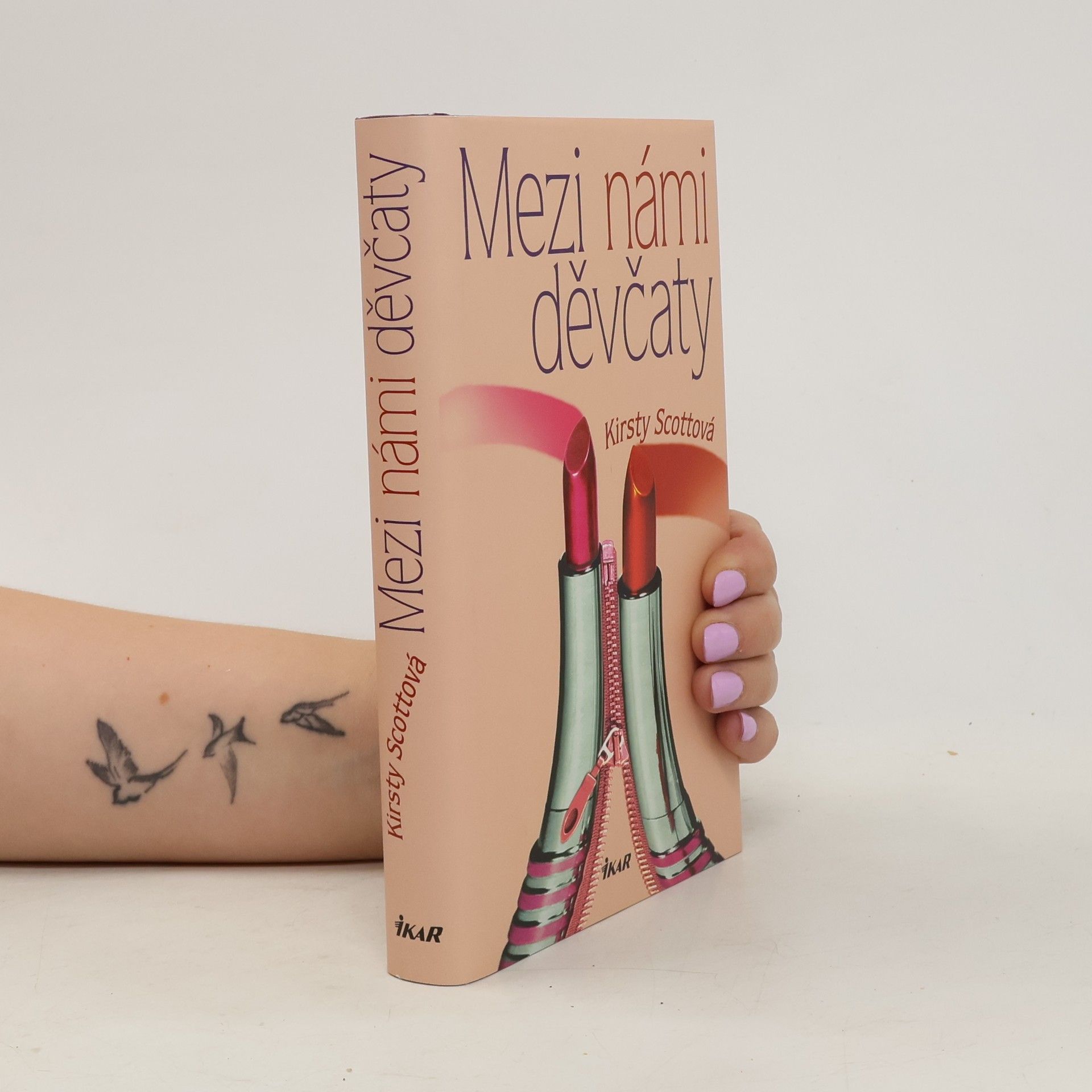 Kirsty Scott Mezi námi děvčaty