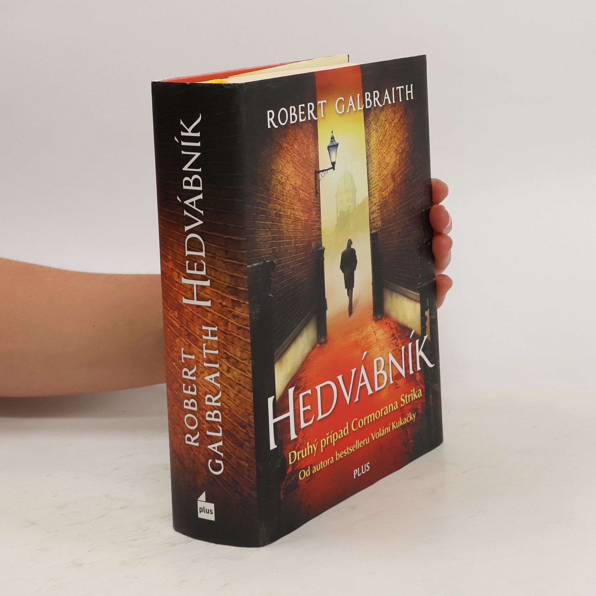 Joanne K. Rowlingová Hedvábník