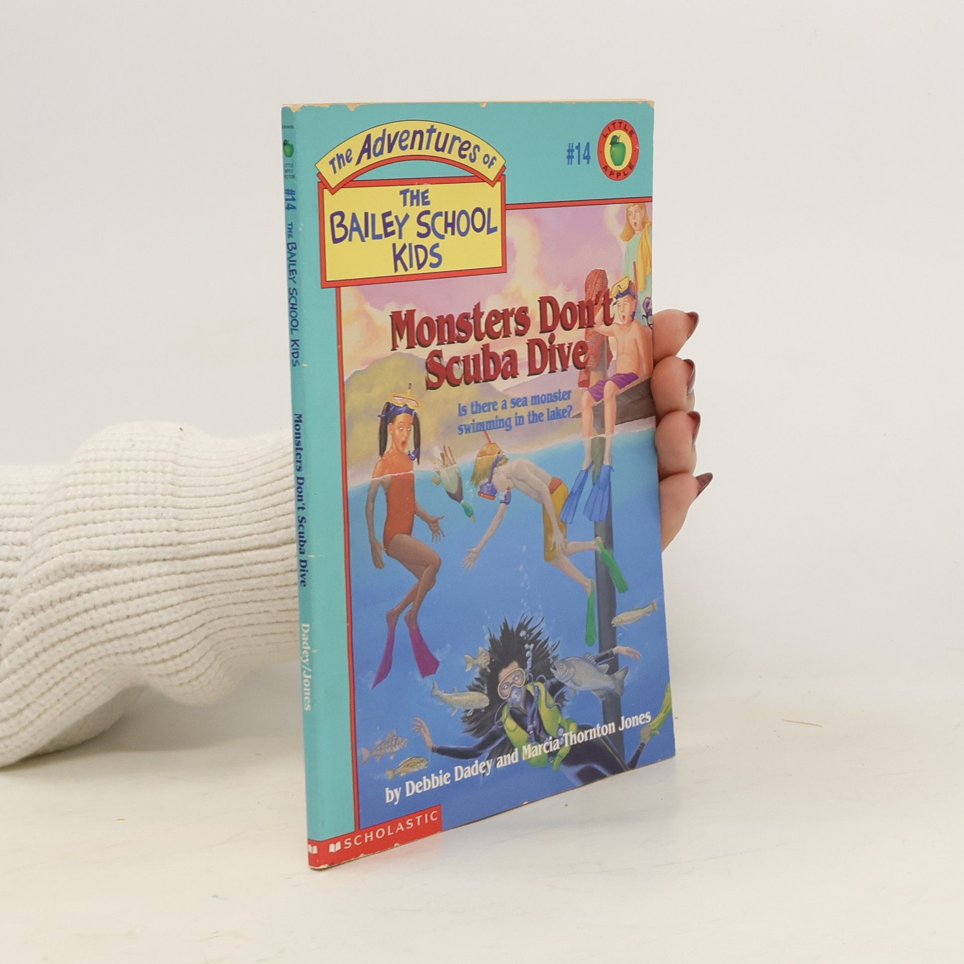 Debbie Dadey Monsters Don't Scuba Dive