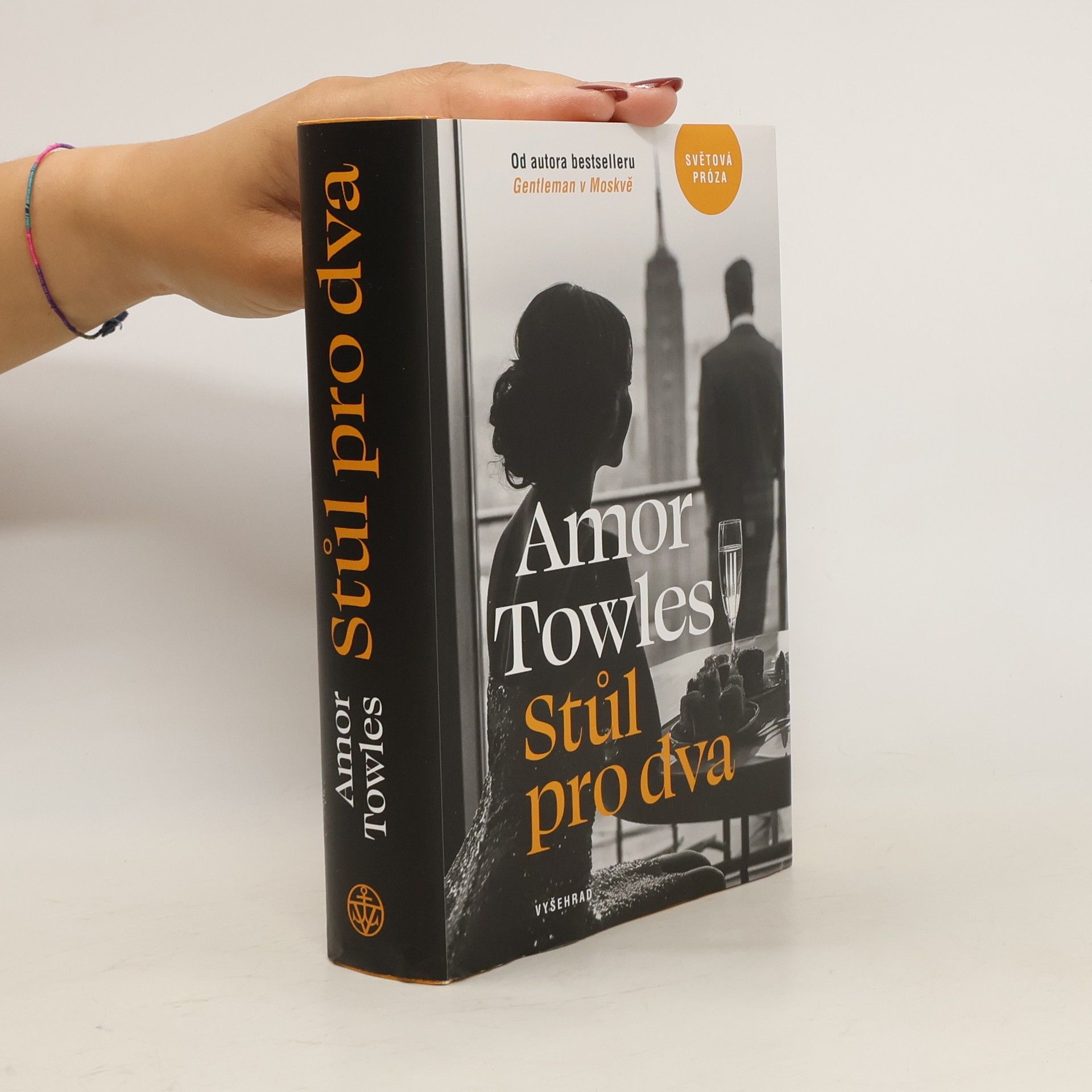 Amor Towles Stůl pro dva