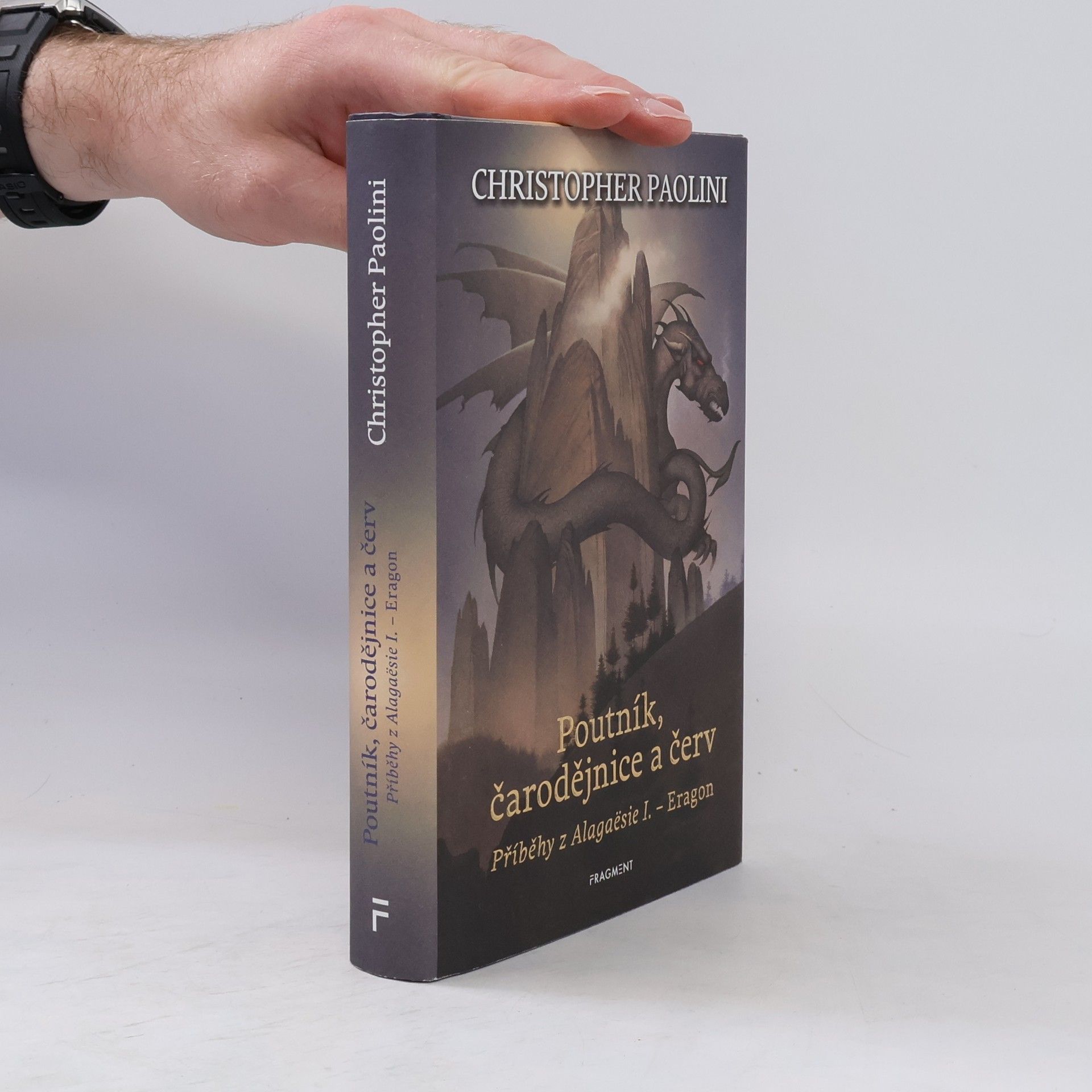 Christopher Paolini Poutník, čarodějnice a červ - Příběhy z Alagaësie I.