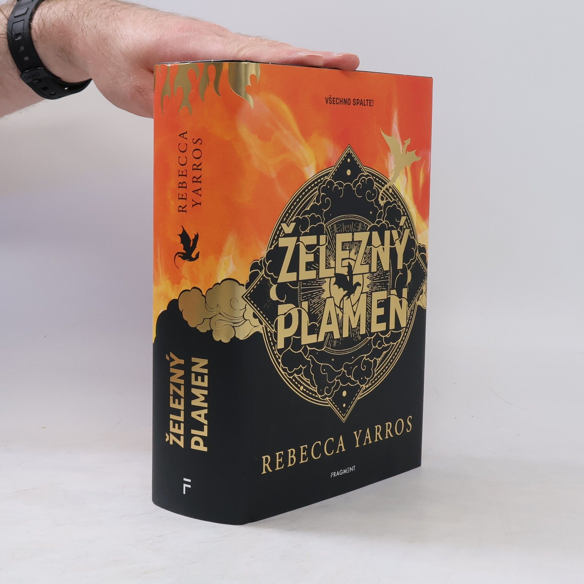 Rebecca Yarros Železný plamen