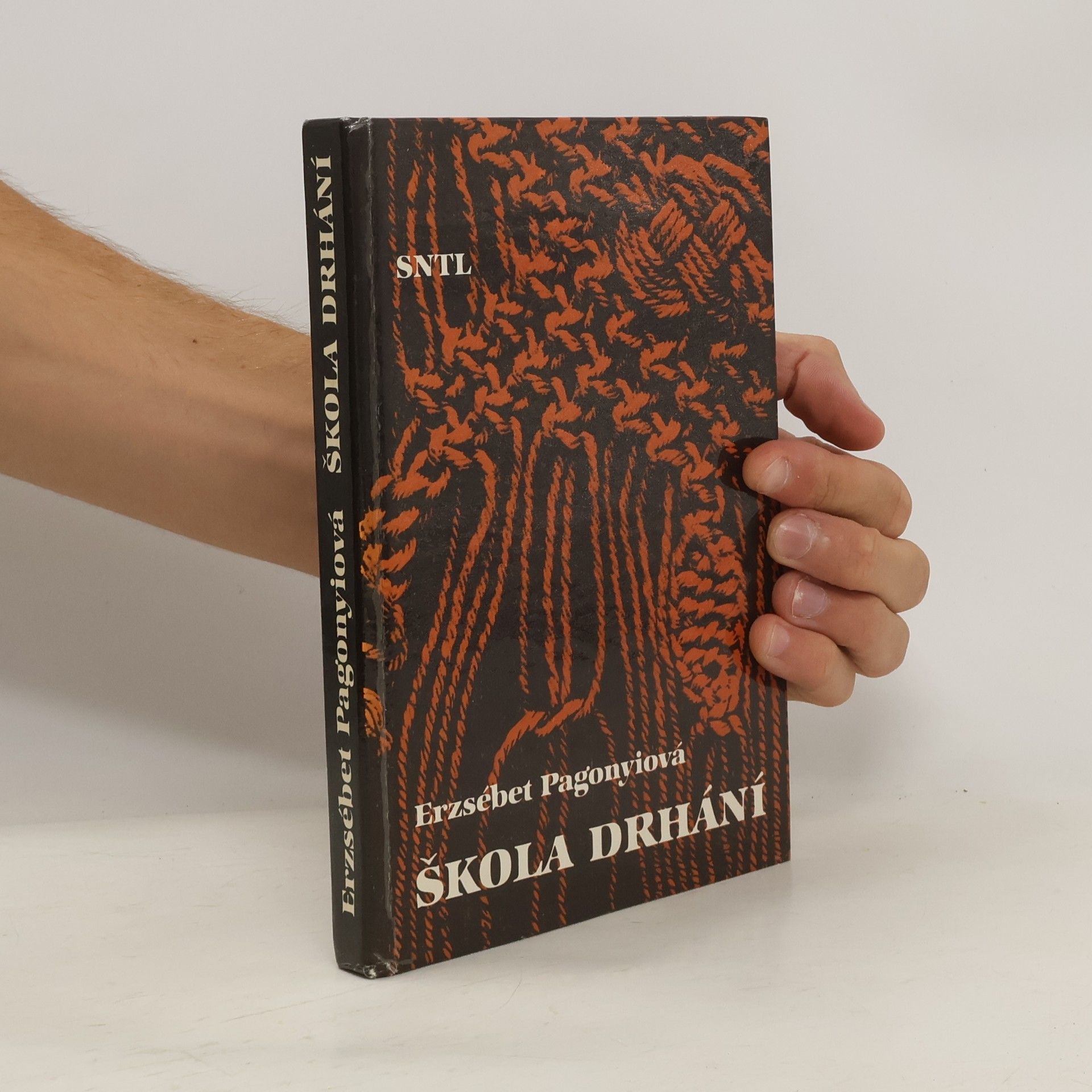 Erzsébet Pagonyi Škola drhání