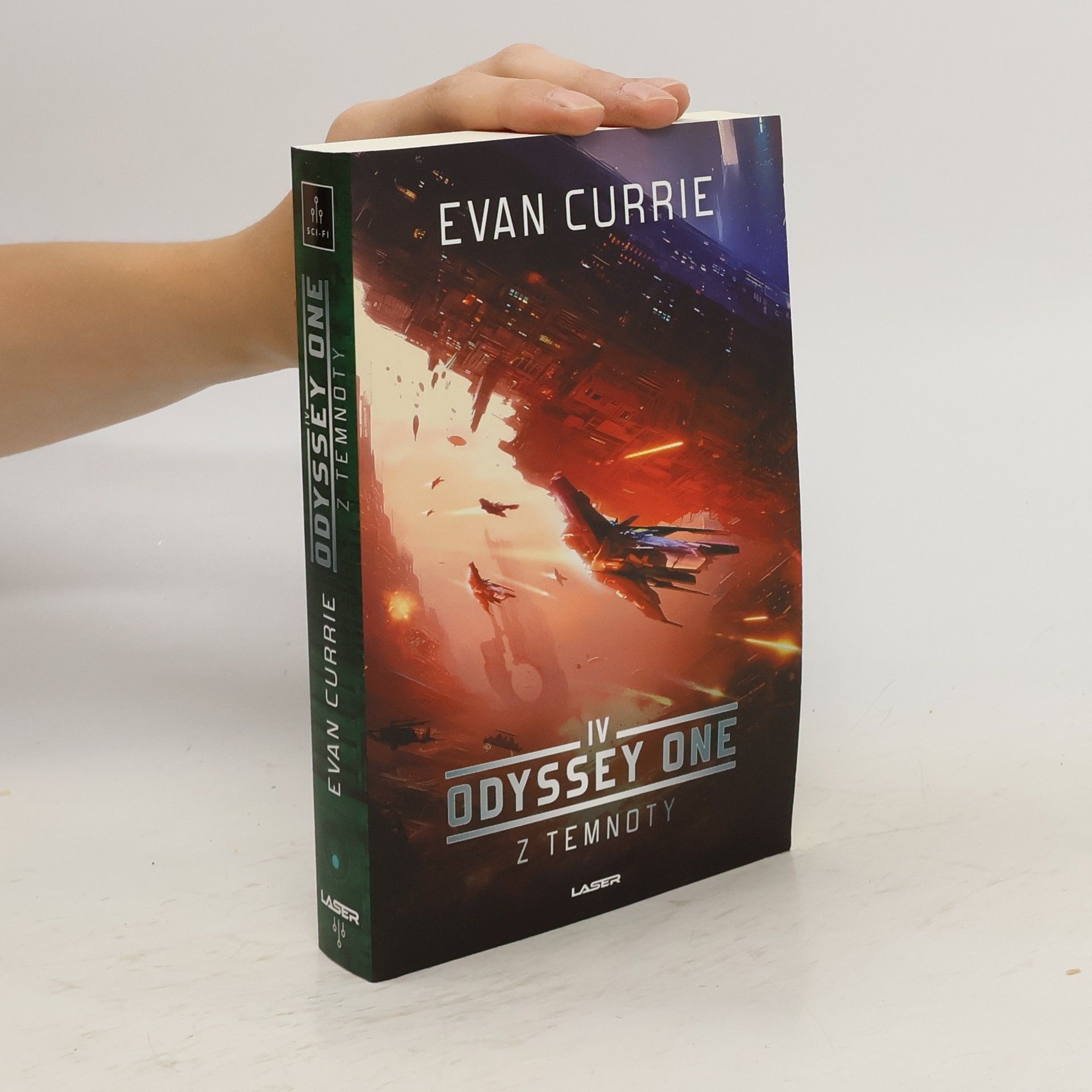 Evan Currie Odyssey One. Z temnoty