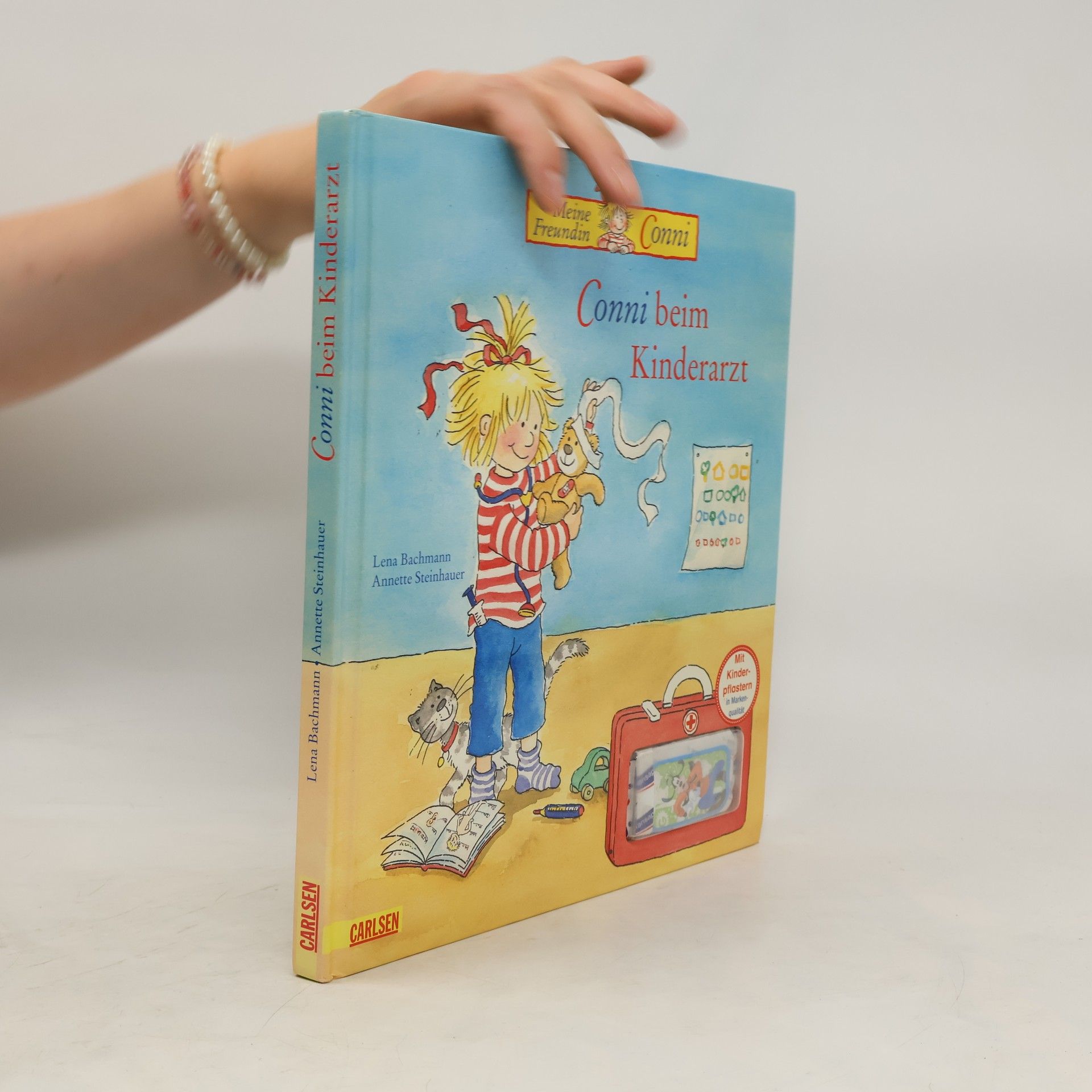 Lena Bachmann Conni beim Kinderarzt