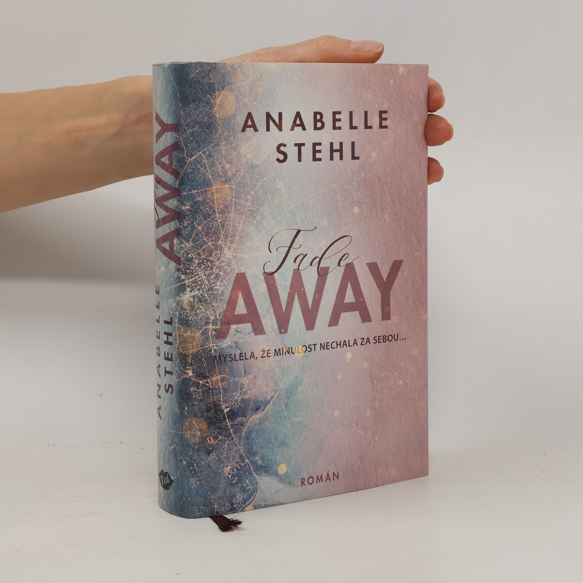 Anabelle Stehl FadeAway: doufá, že minulost nechala za sebou...