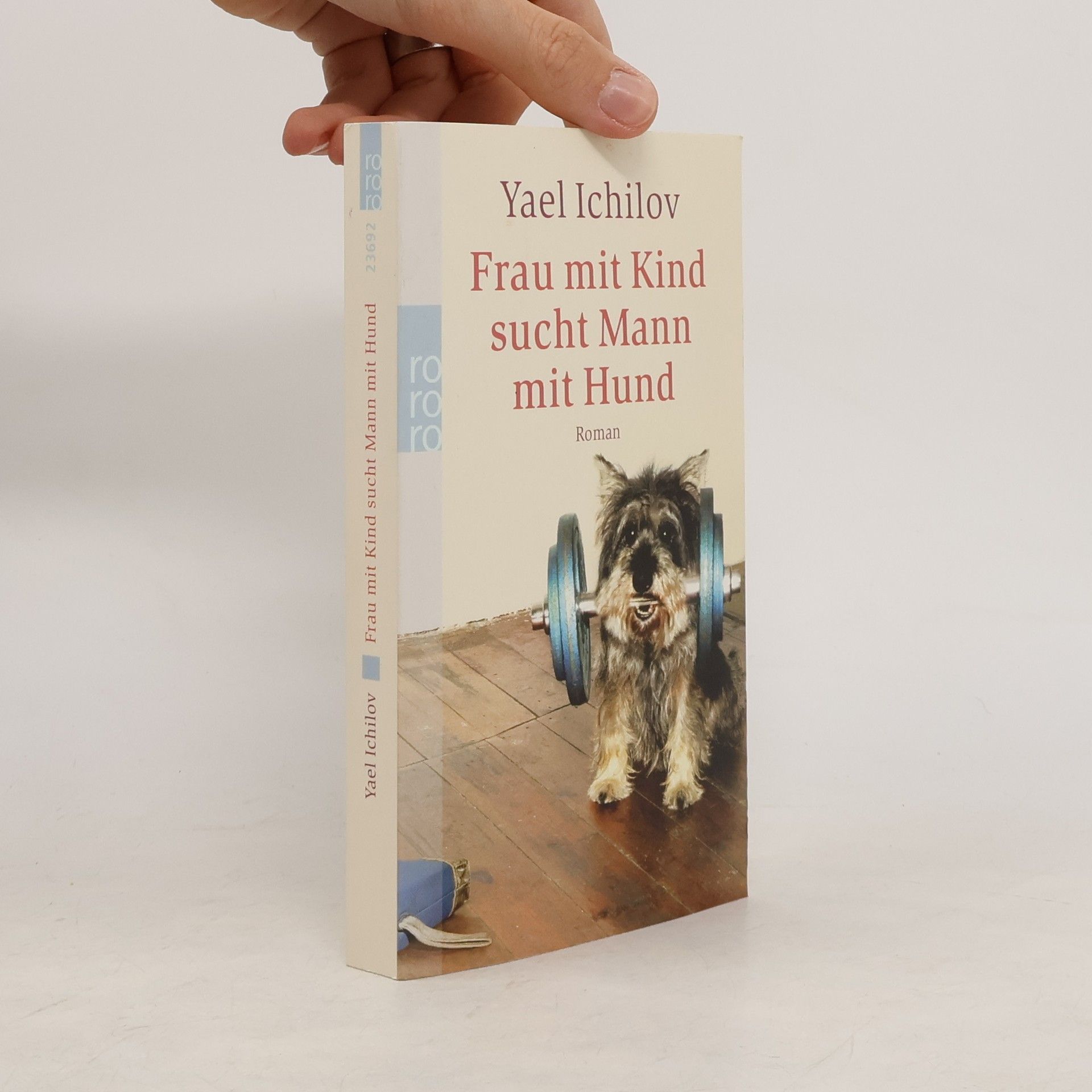 Yael Ichilov Frau mit Kind sucht Mann mit Hund