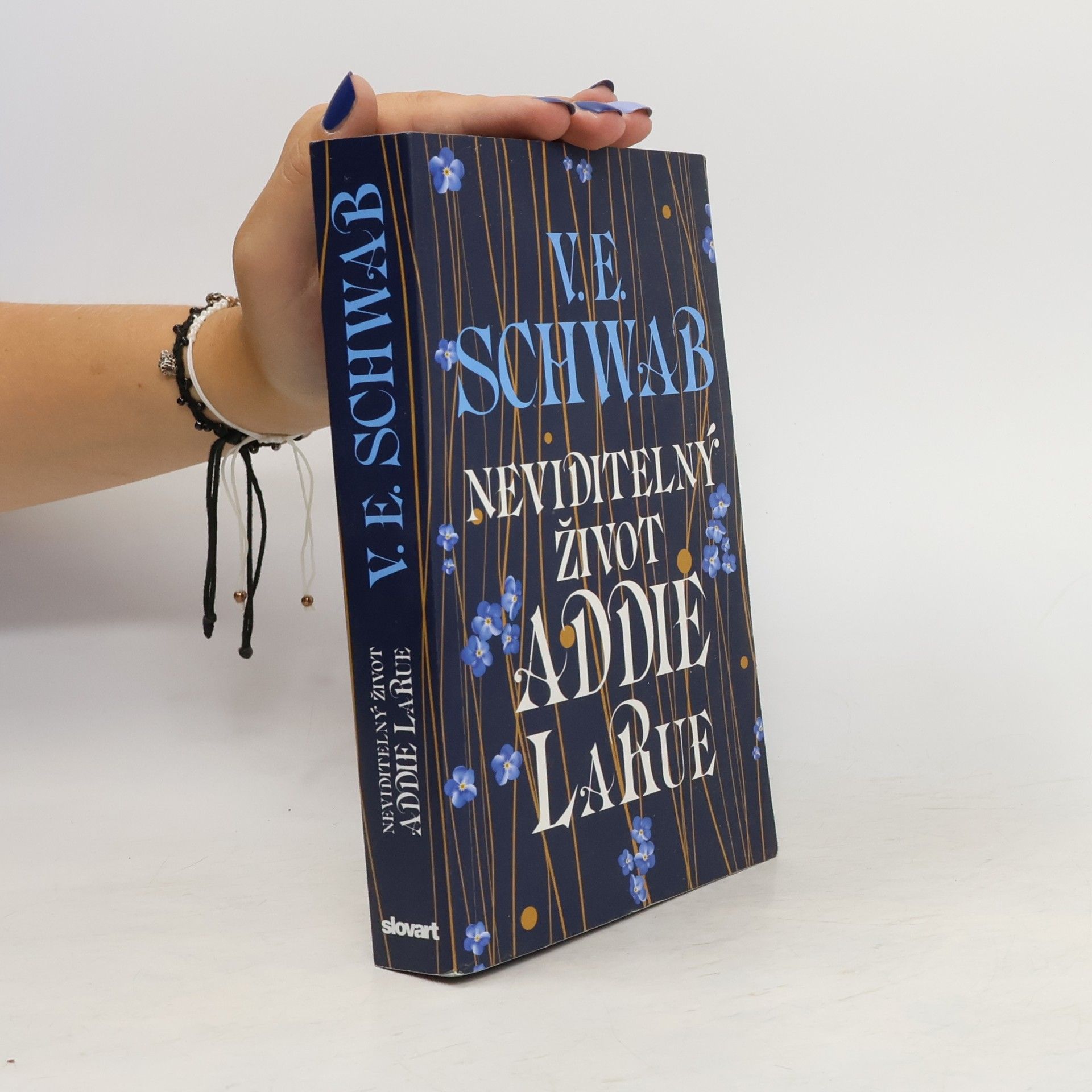 V. E. Schwab Neviditelný život Addie LaRue