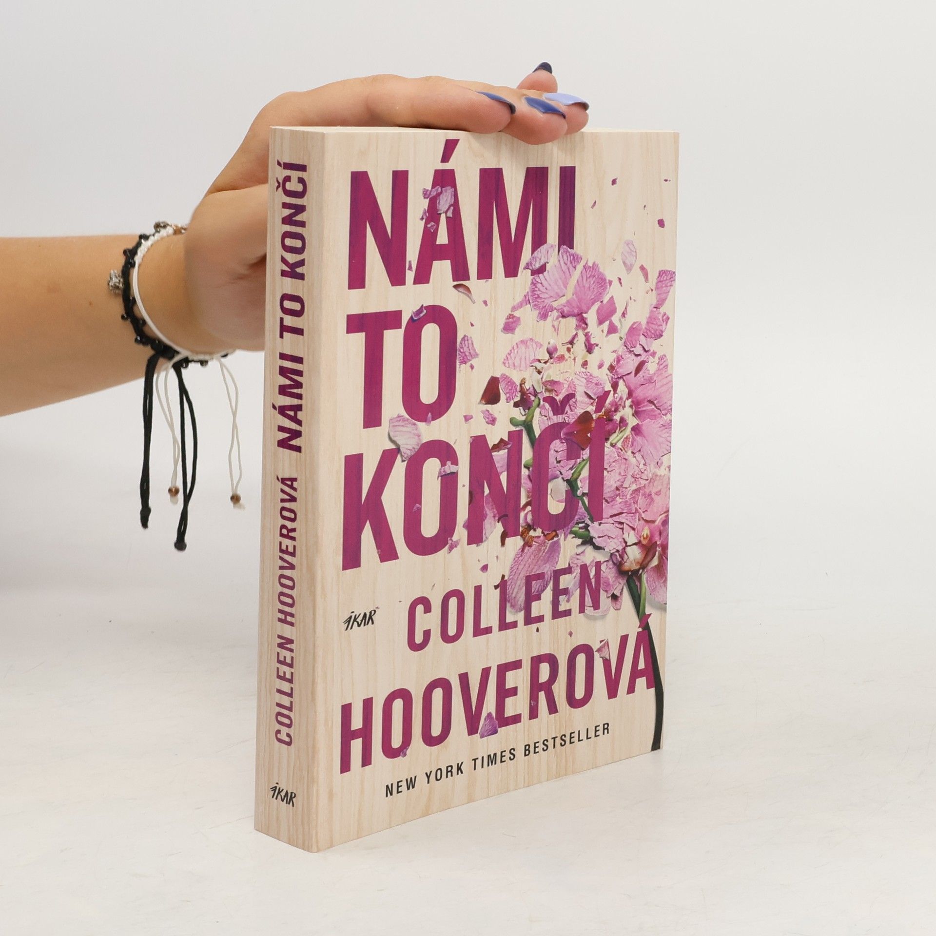 Colleen Hoover Námi to končí