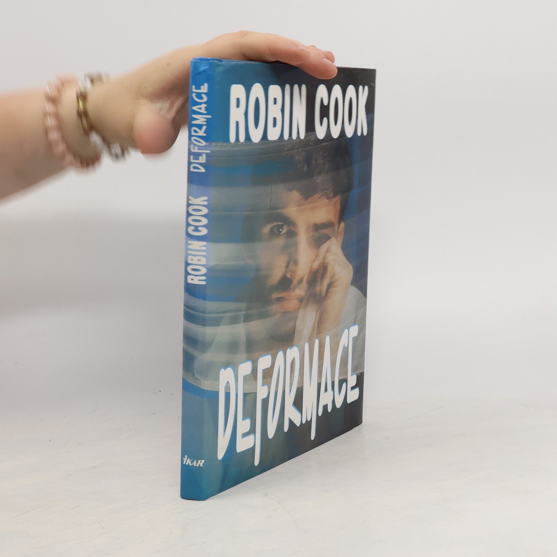Robin Cook Deformace