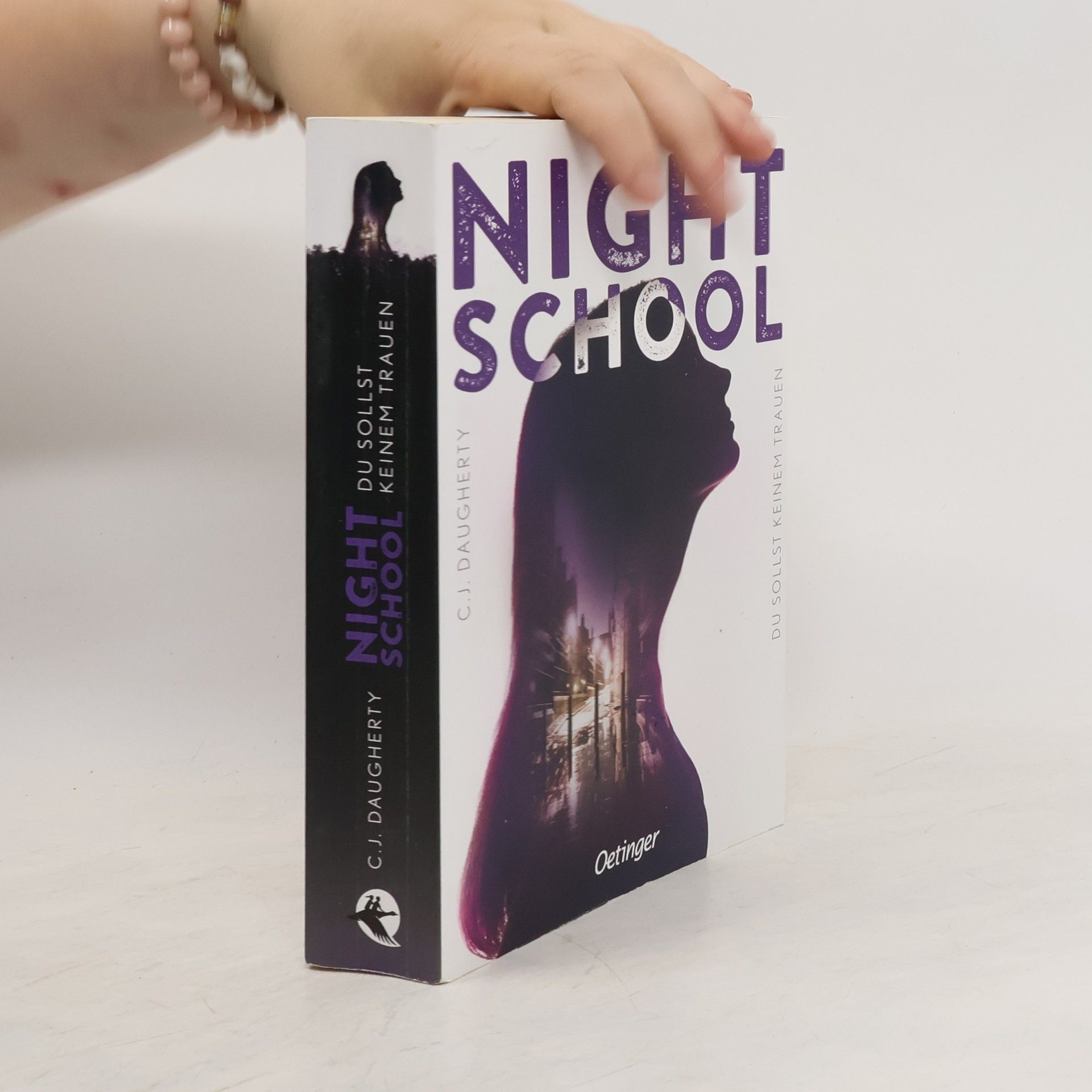 Christi Daugherty Night School 1. Du sollst keinem Trauen