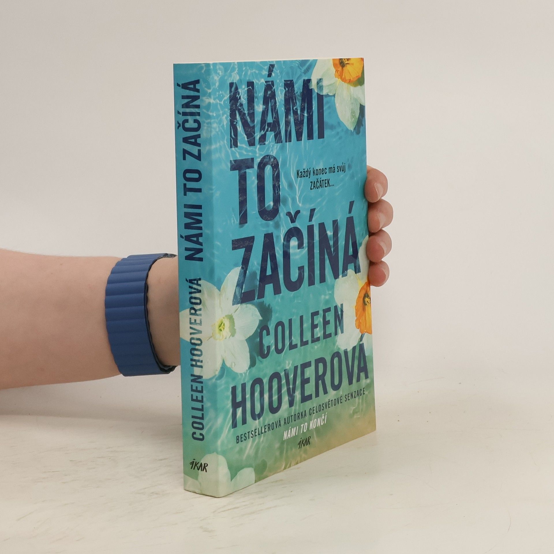 Colleen Hoover Námi to začíná