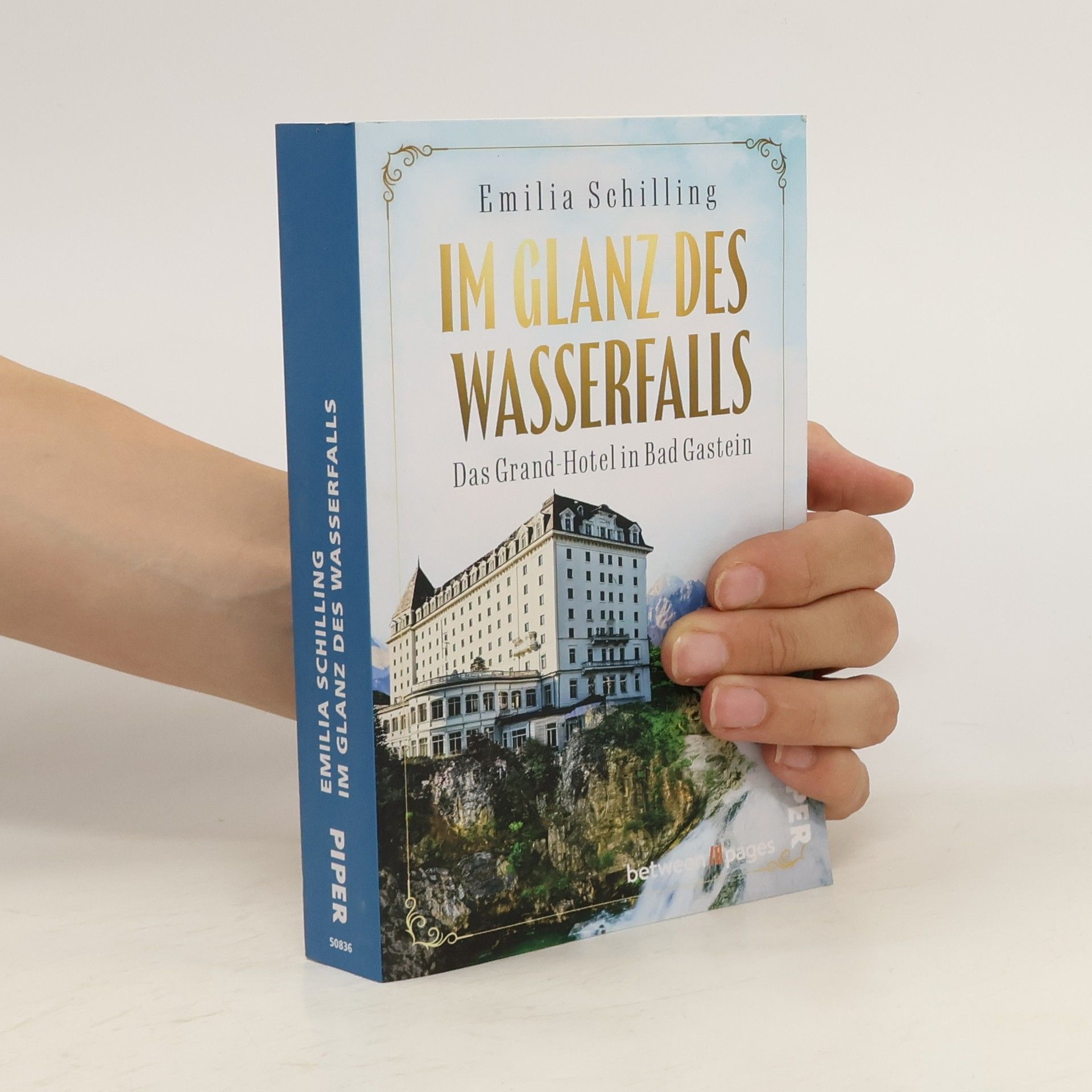 Emilia Schilling Im Glanz des Wasserfalls