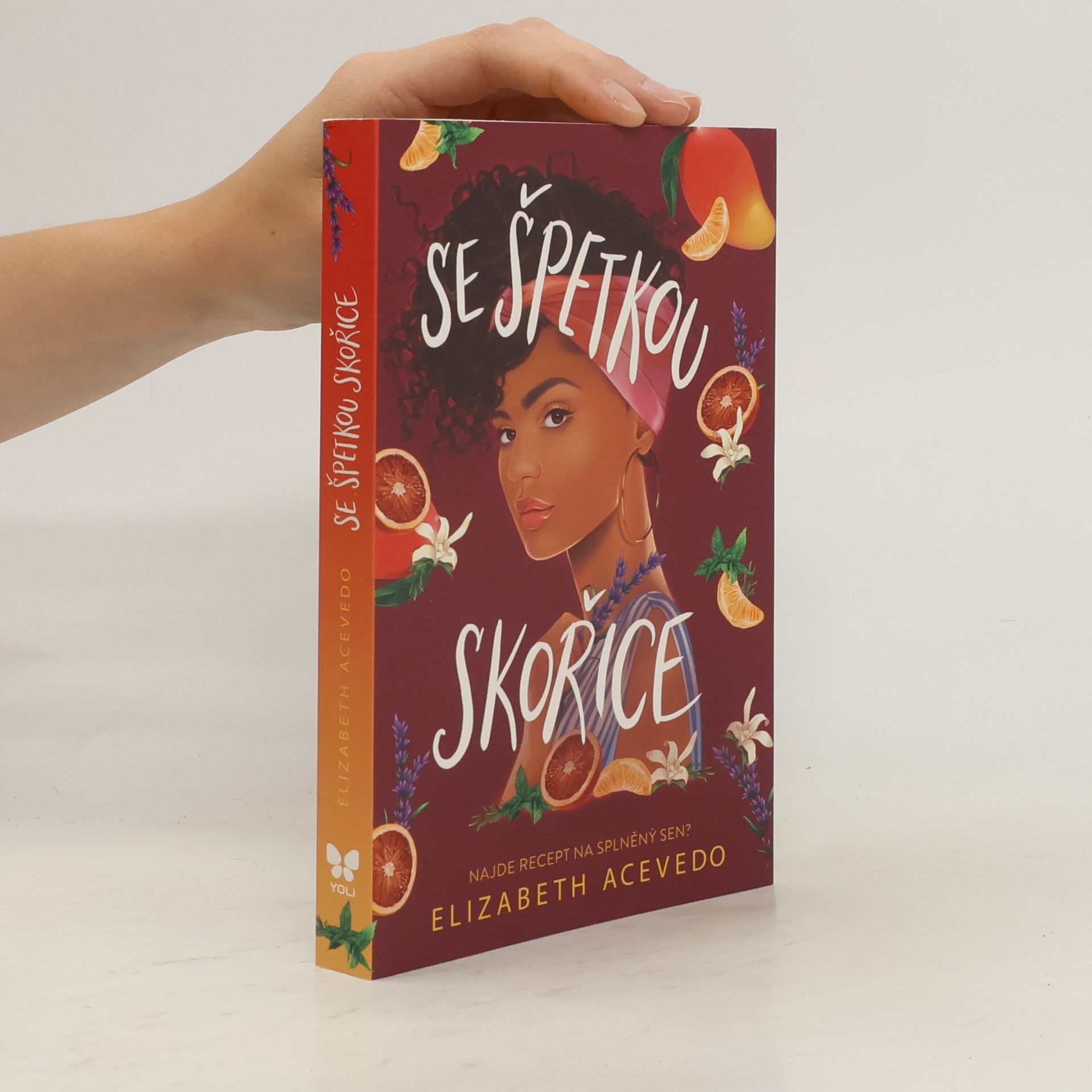 Elizabeth Acevedo Se špetkou skořice