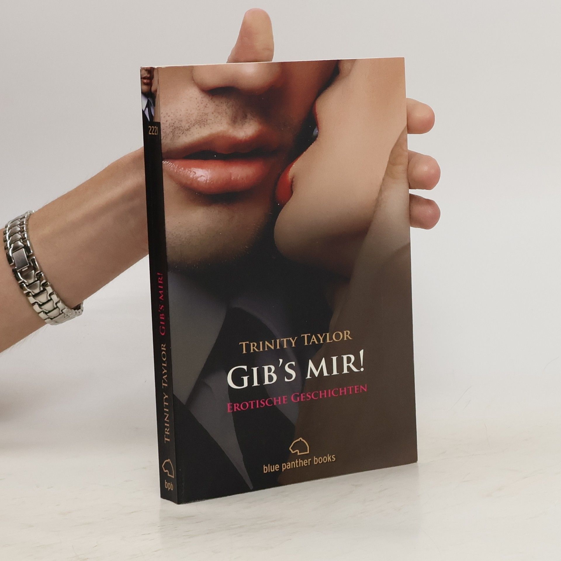 Trinity Taylor Gib's mir!