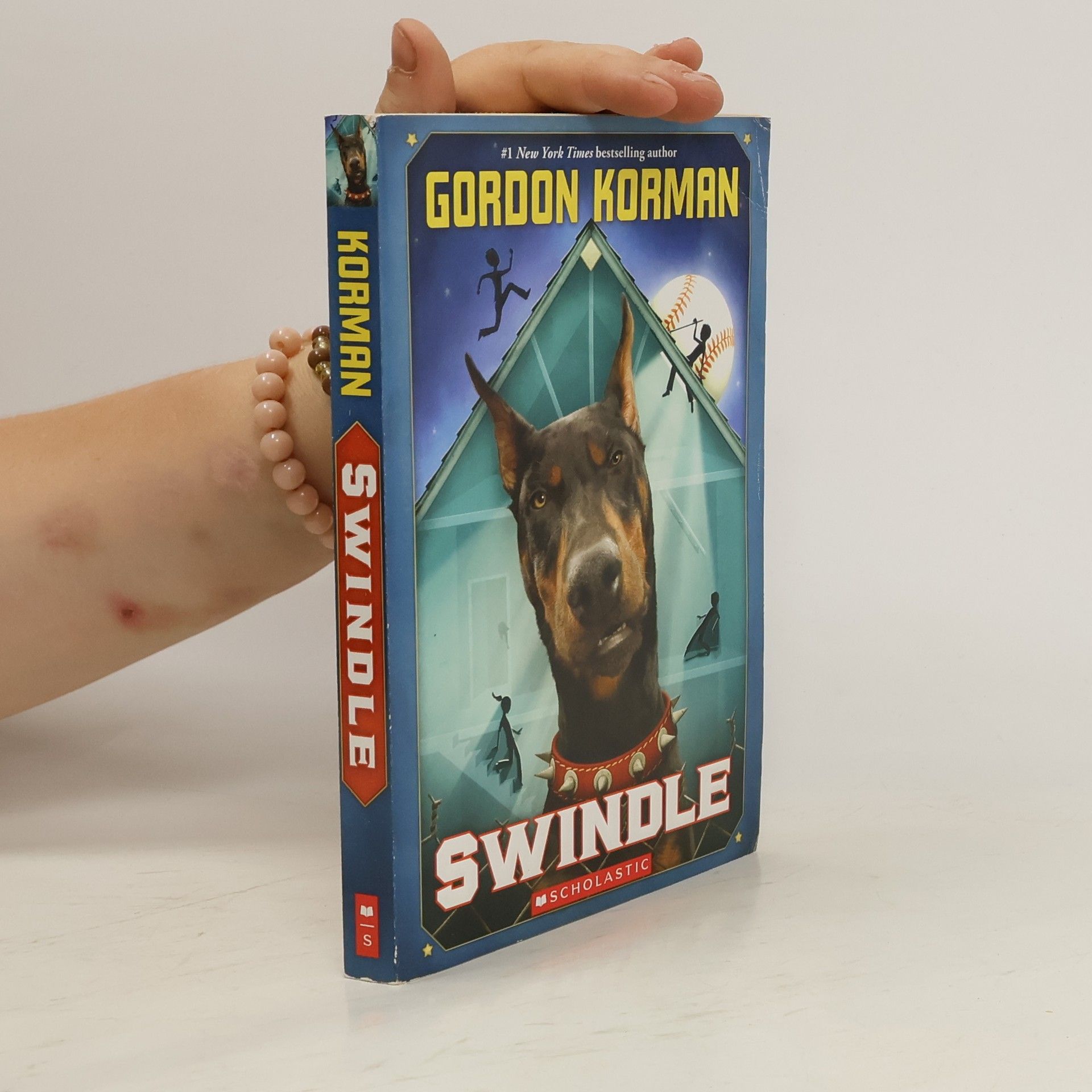 Gordon Korman Swindle (Swindle #1)