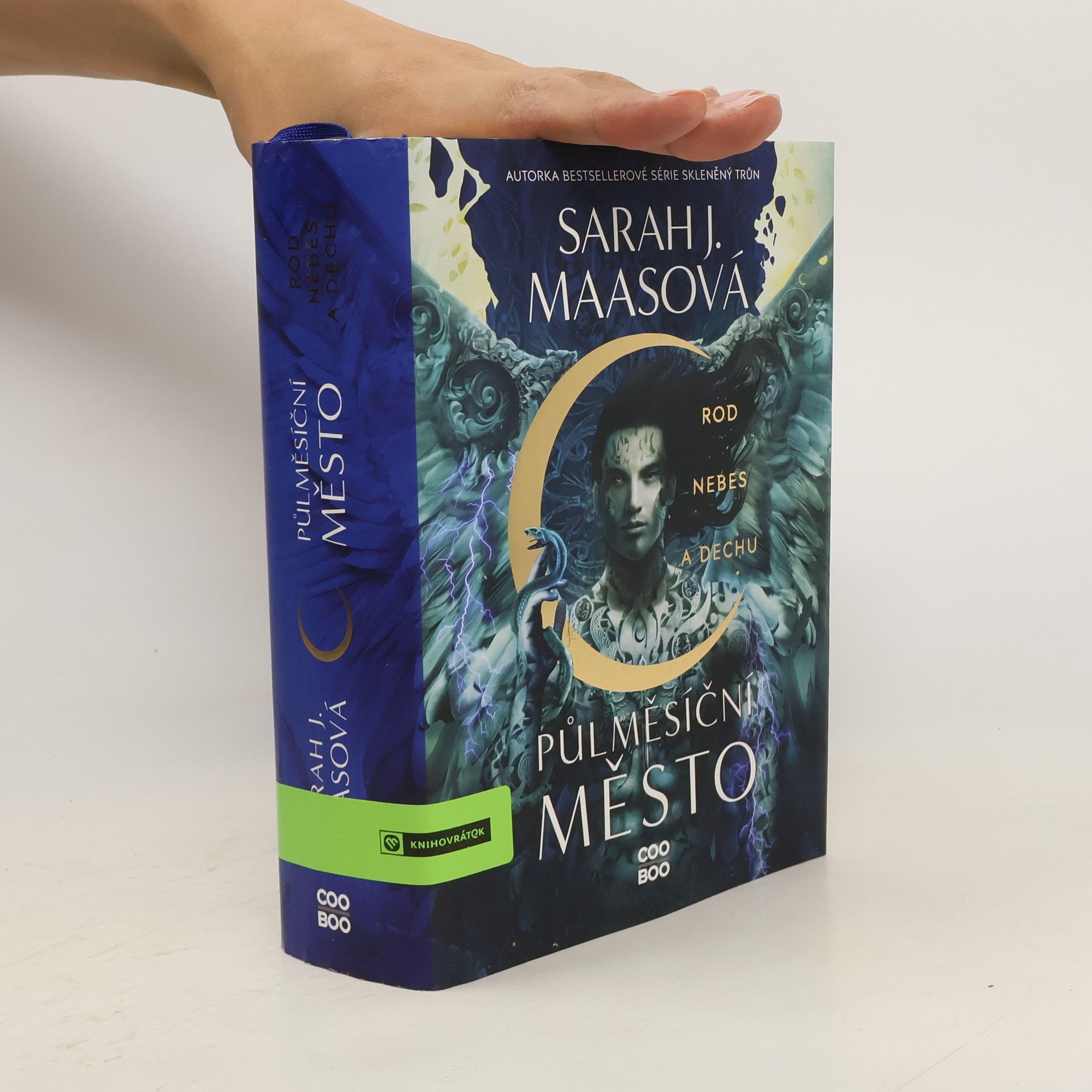 Sarah J. Maas Půlměsíční město. Rod nebes a dechu