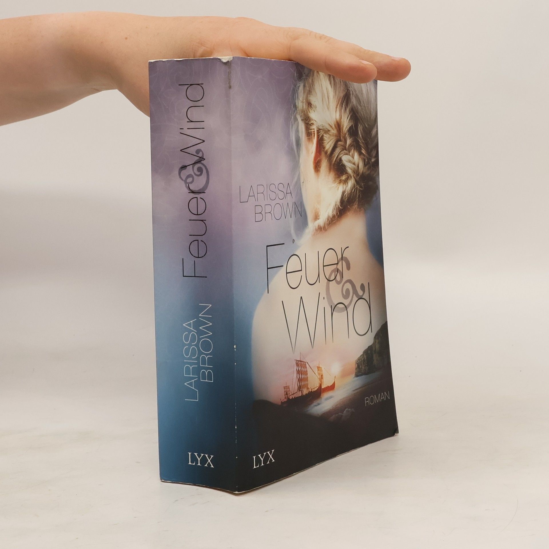 Larissa Brown Feuer und Wind