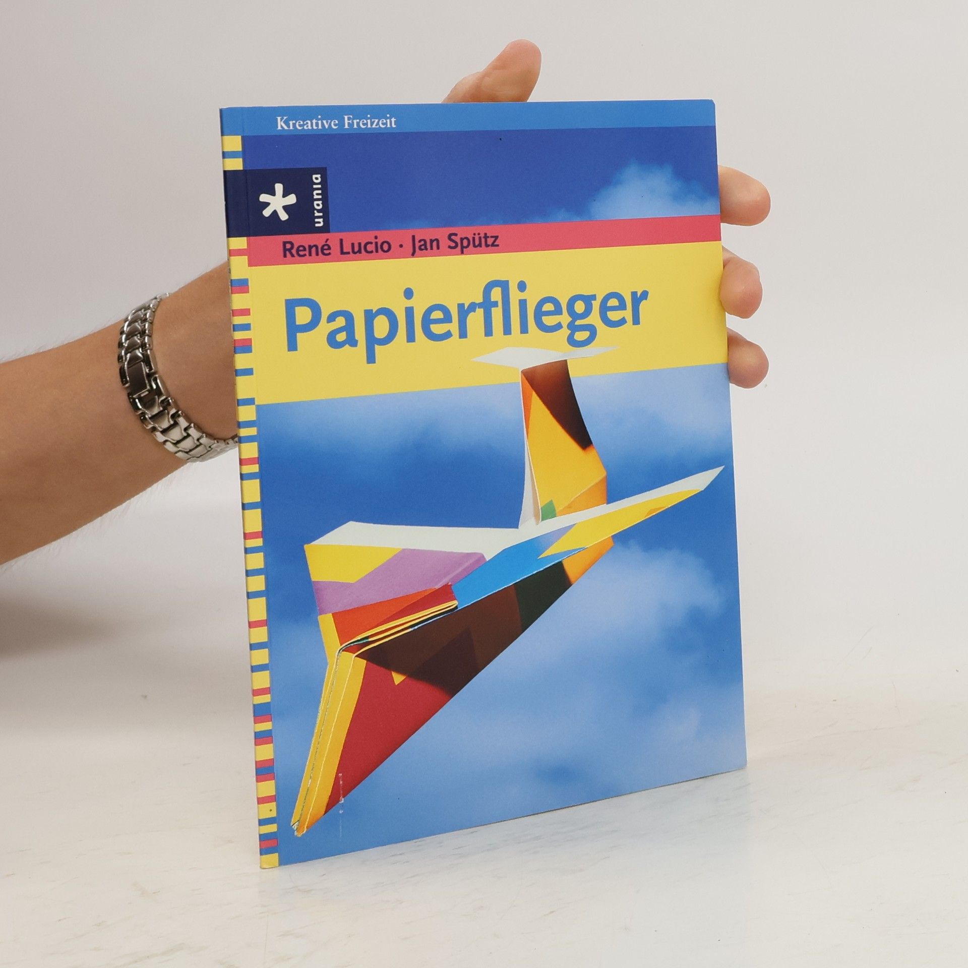 Rene Lucio Papierflieger