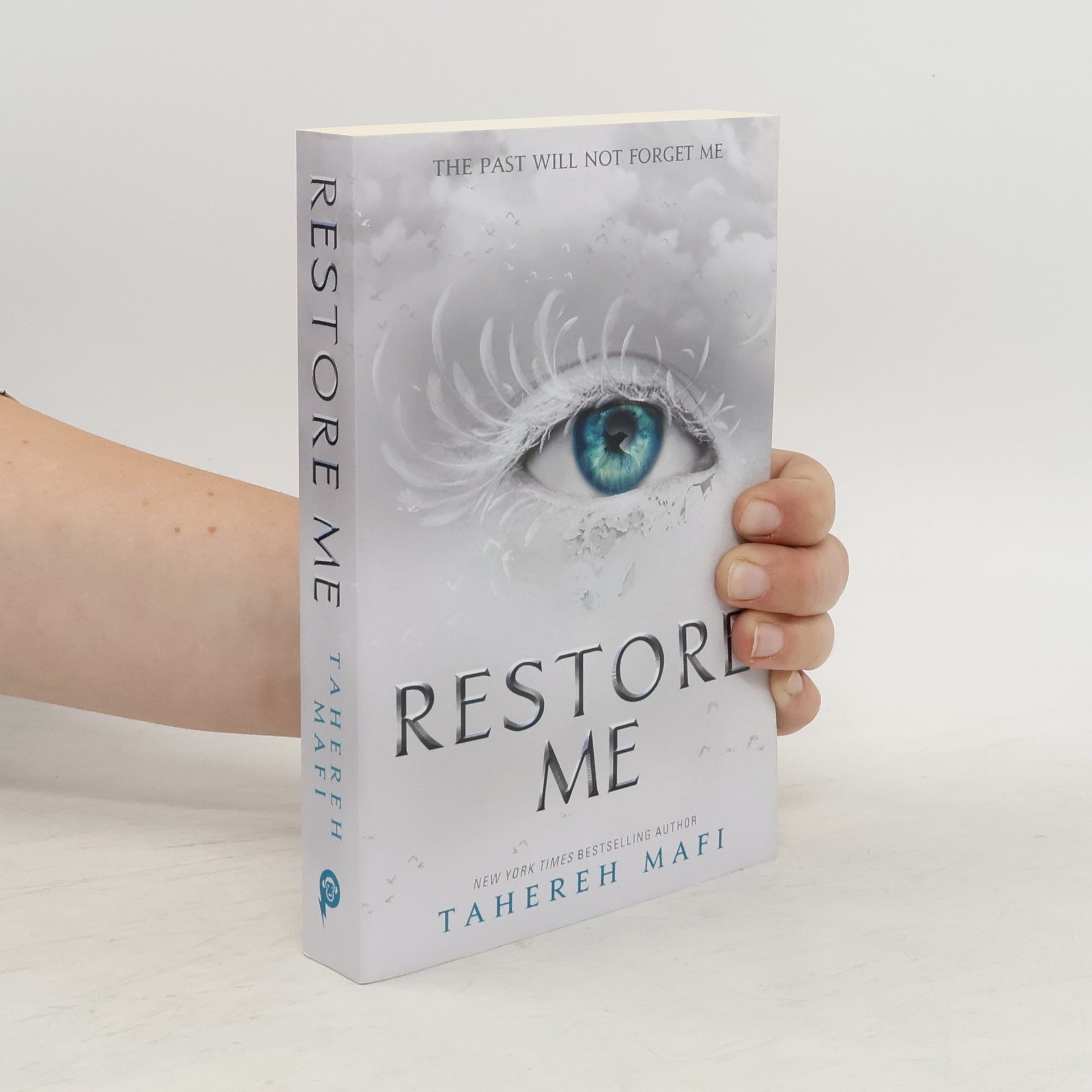 Tahereh Mafi Restore me