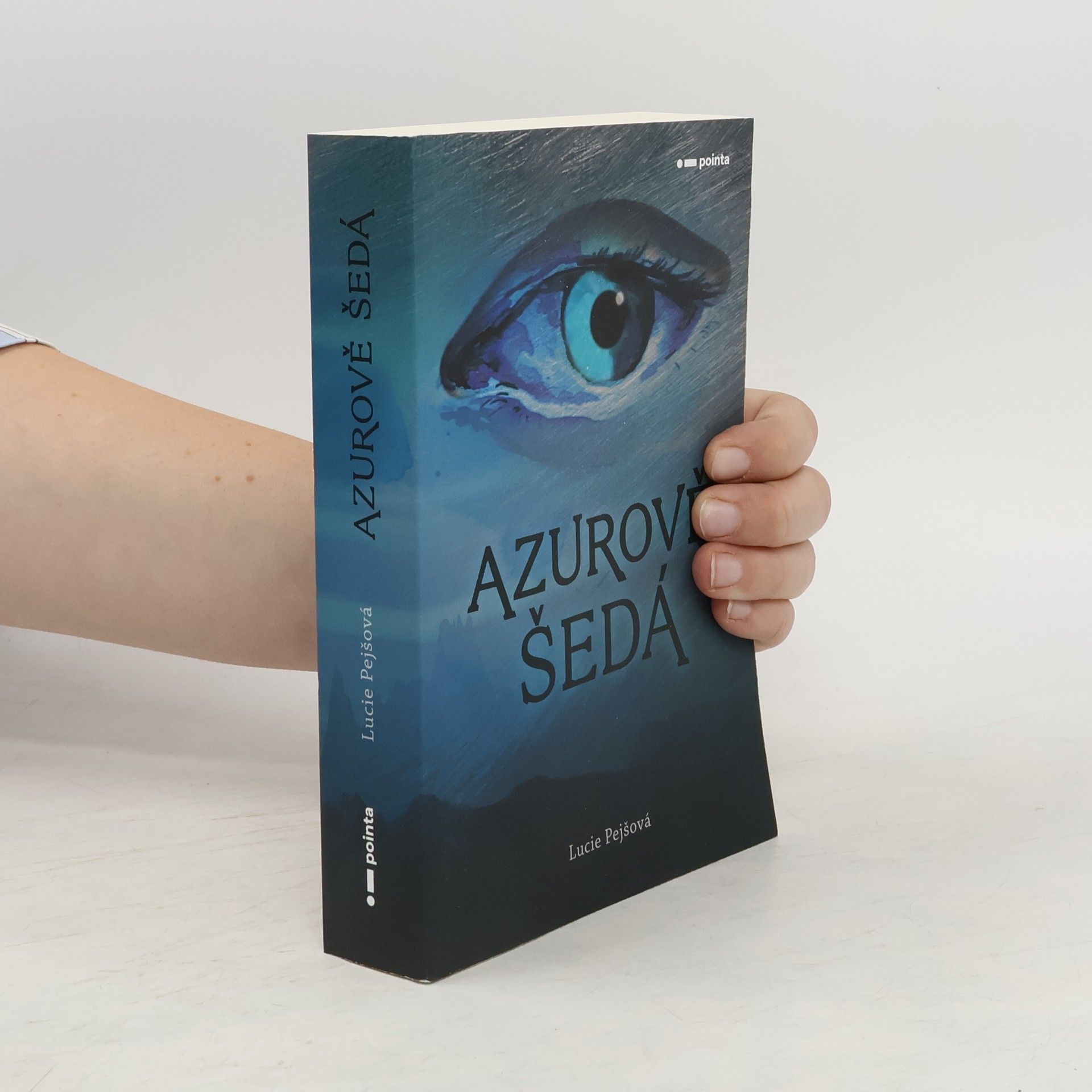 Lucie Pejšová Azurově šedá