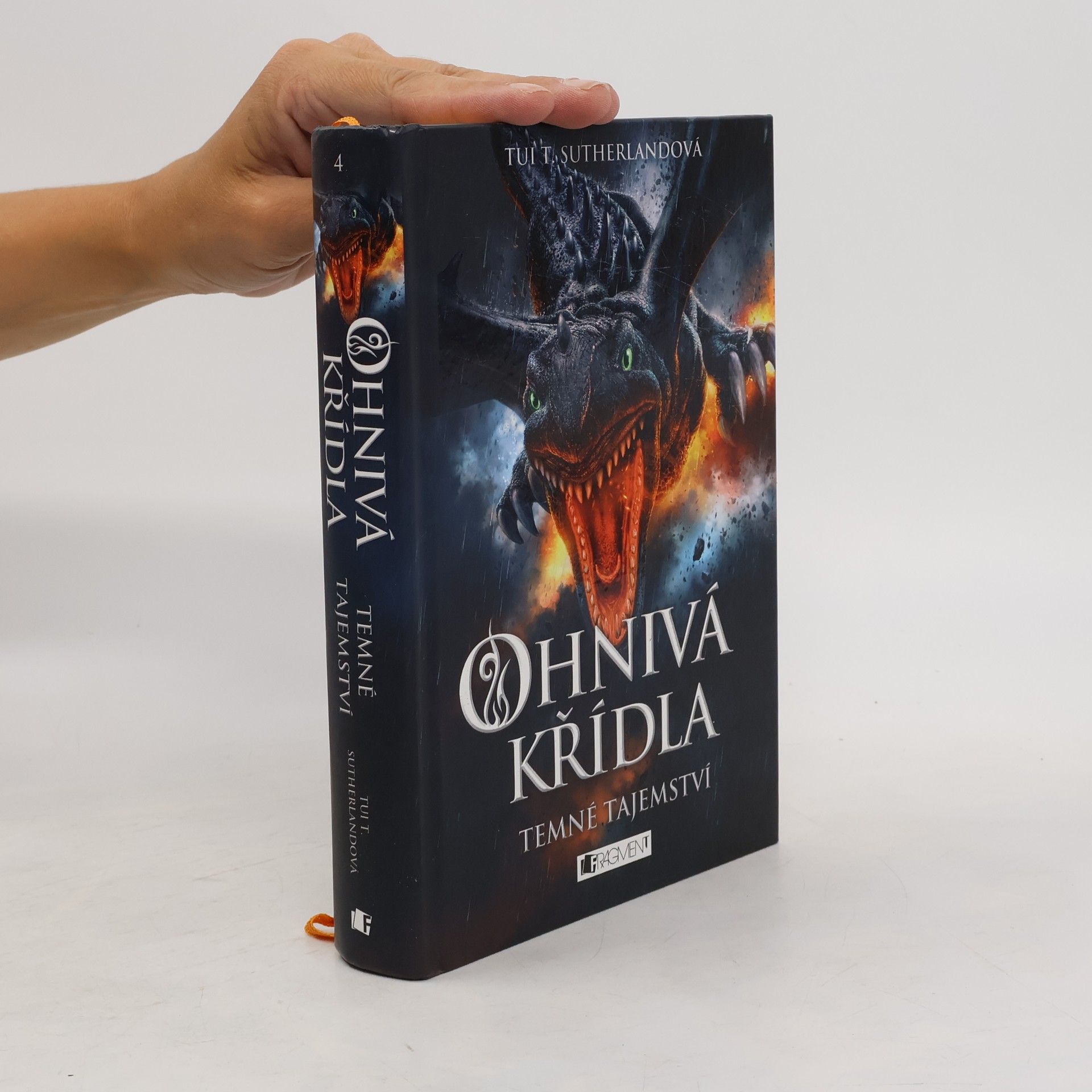 Tui T. Sutherland Ohnivá křídla. Temné tajemství.