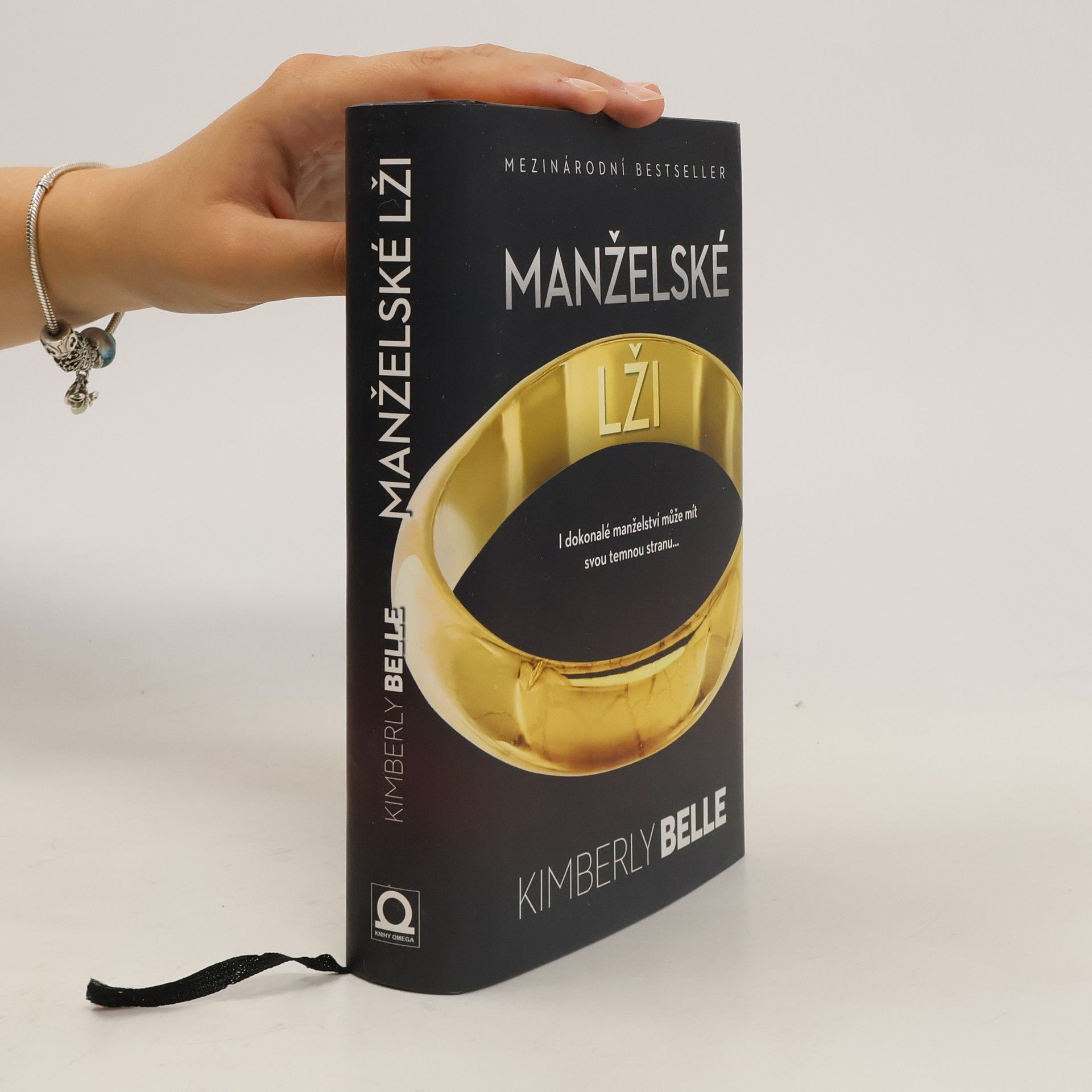 Kimberly Belle Manželské lži